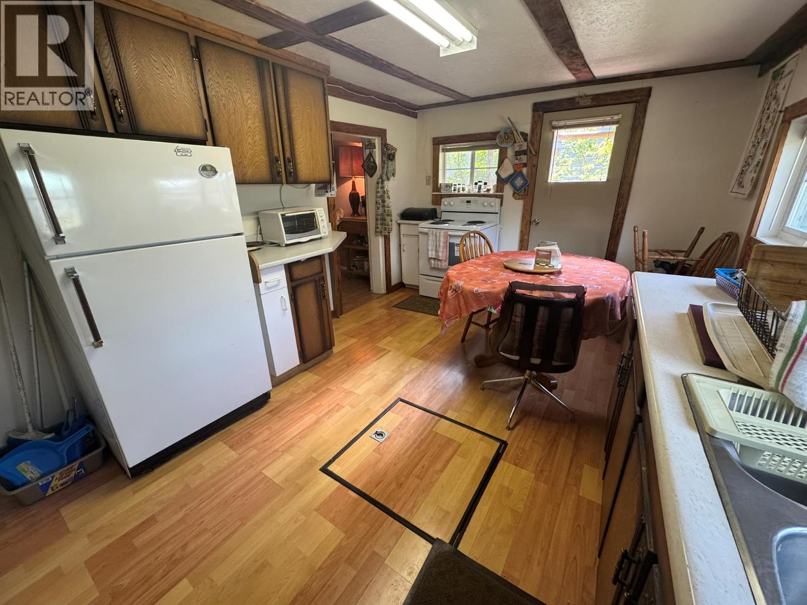 2614 Otter Avenue, Coalmont-Tulameen, British Columbia  V0X 1W0 - Photo 7 - 10382144