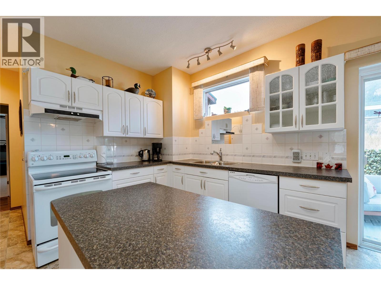 314 Finlayson Street, Sicamous, British Columbia  V0E 2V0 - Photo 29 - 10382232