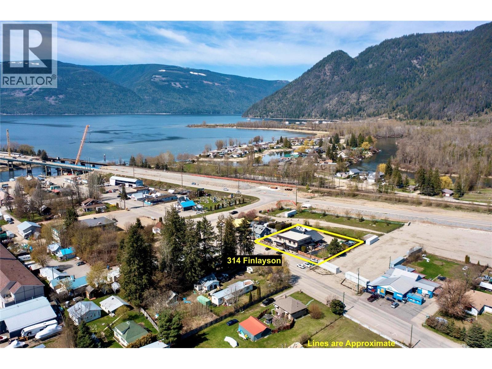 314 Finlayson Street, Sicamous, British Columbia  V0E 2V0 - Photo 4 - 10382232