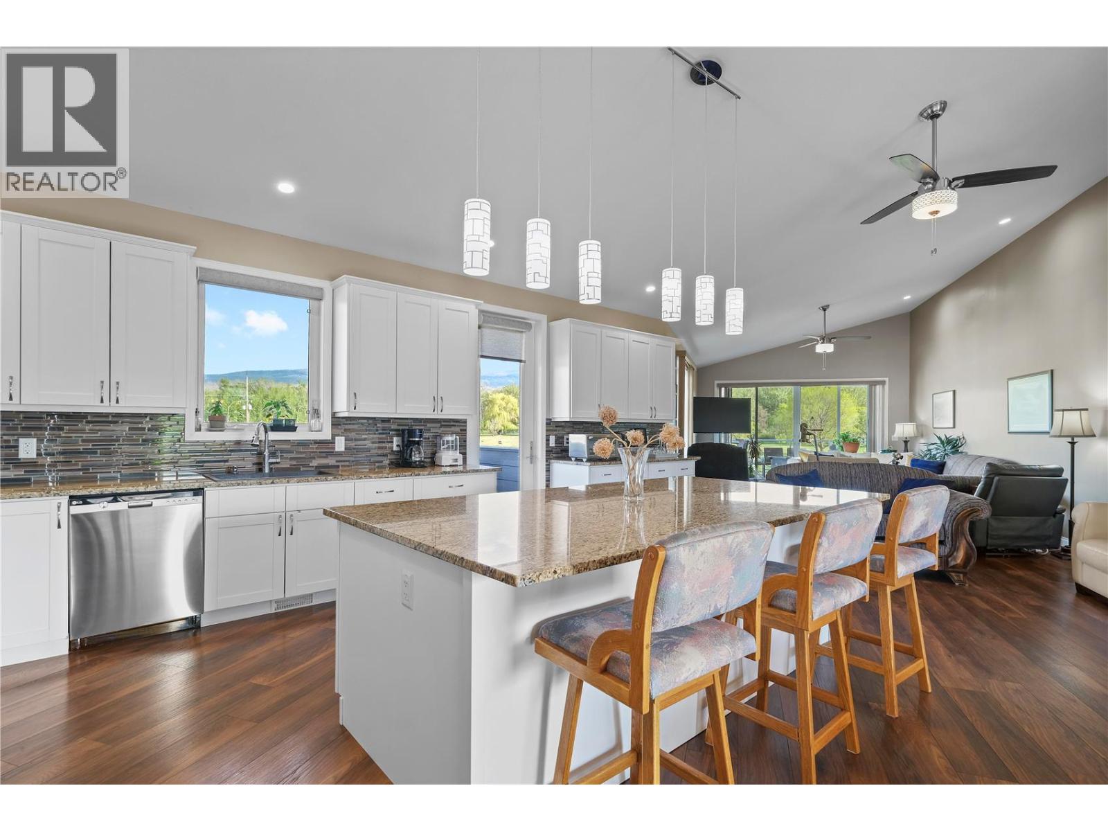 3810 Casorso Road, Kelowna, British Columbia  V1W 4M7 - Photo 9 - 10382105