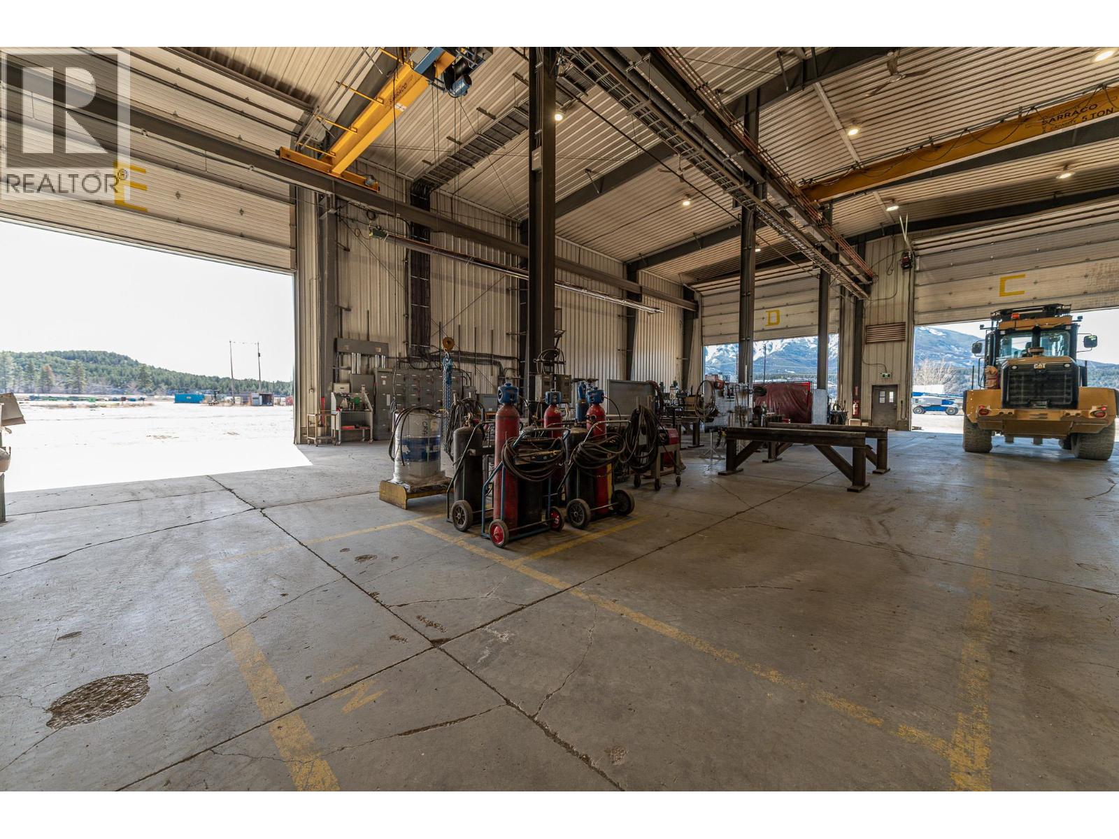 9100 Grainger Road, Canal Flats, British Columbia  V0B 1B0 - Photo 37 - 10382233