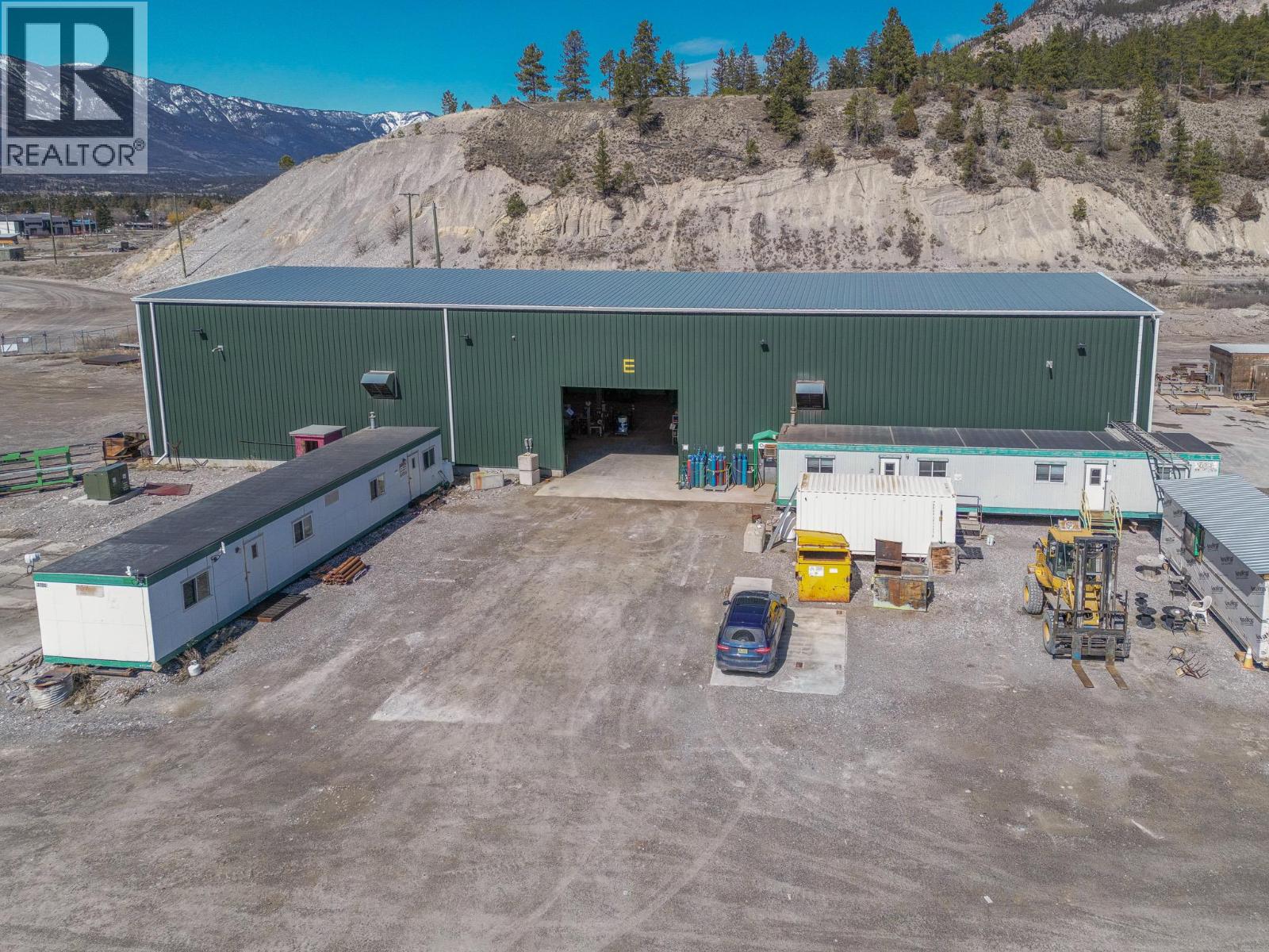 9100 Grainger Road, Canal Flats, British Columbia  V0B 1B0 - Photo 5 - 10382233