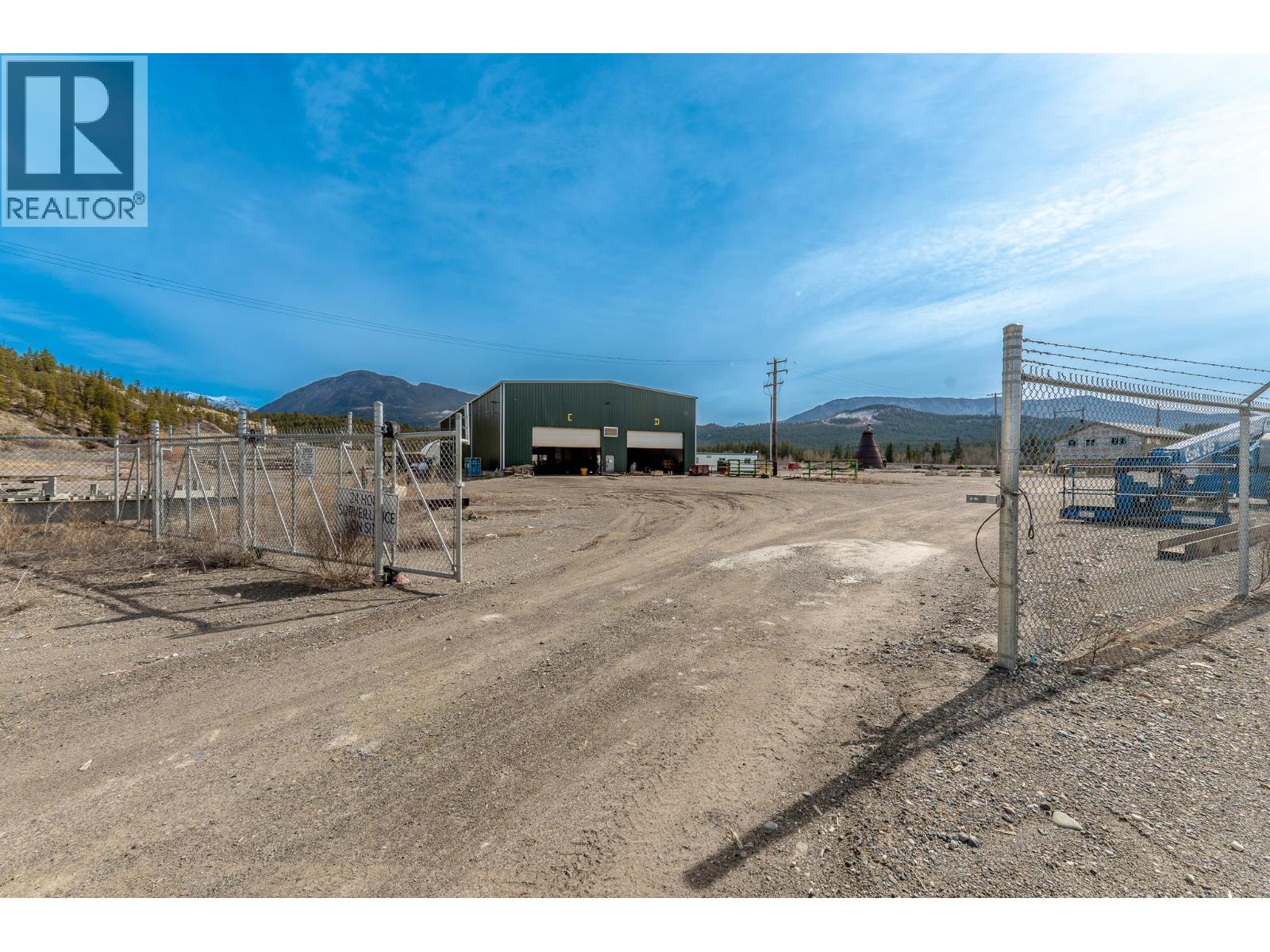 9100 Grainger Road, Canal Flats, British Columbia  V0B 1B0 - Photo 59 - 10382233