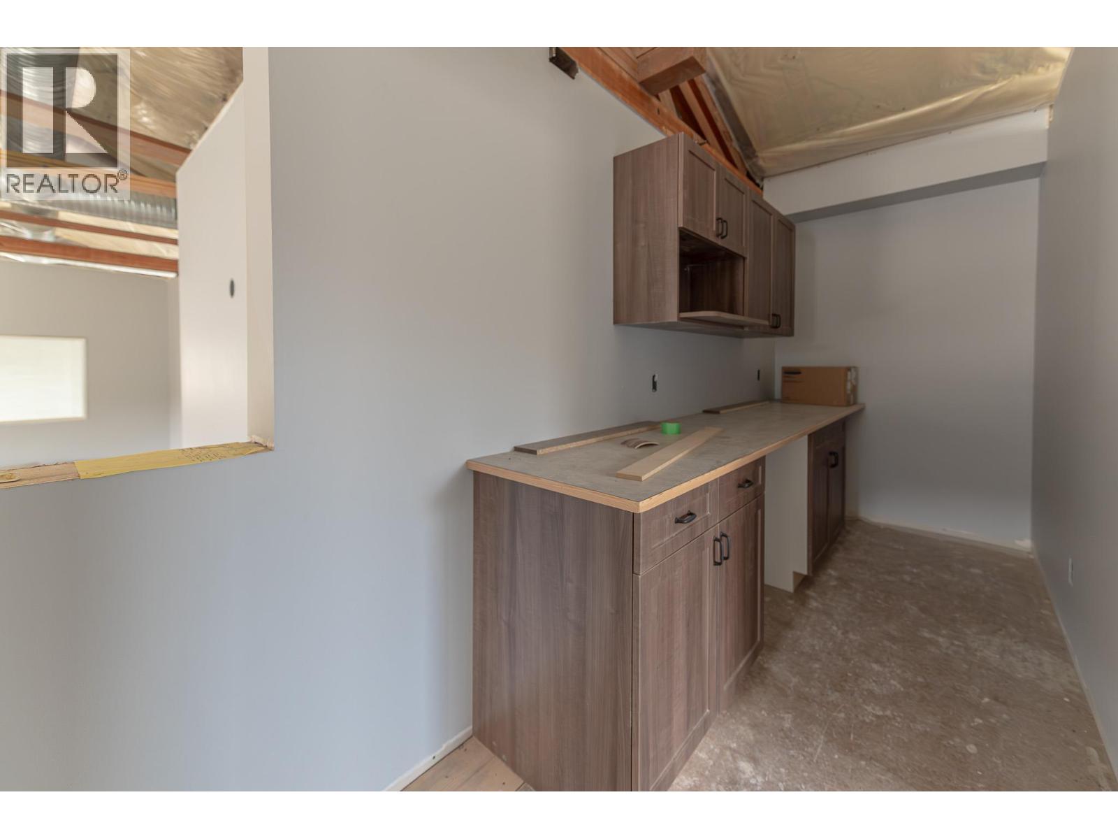 9100 Grainger Road, Canal Flats, British Columbia  V0B 1B0 - Photo 72 - 10382233