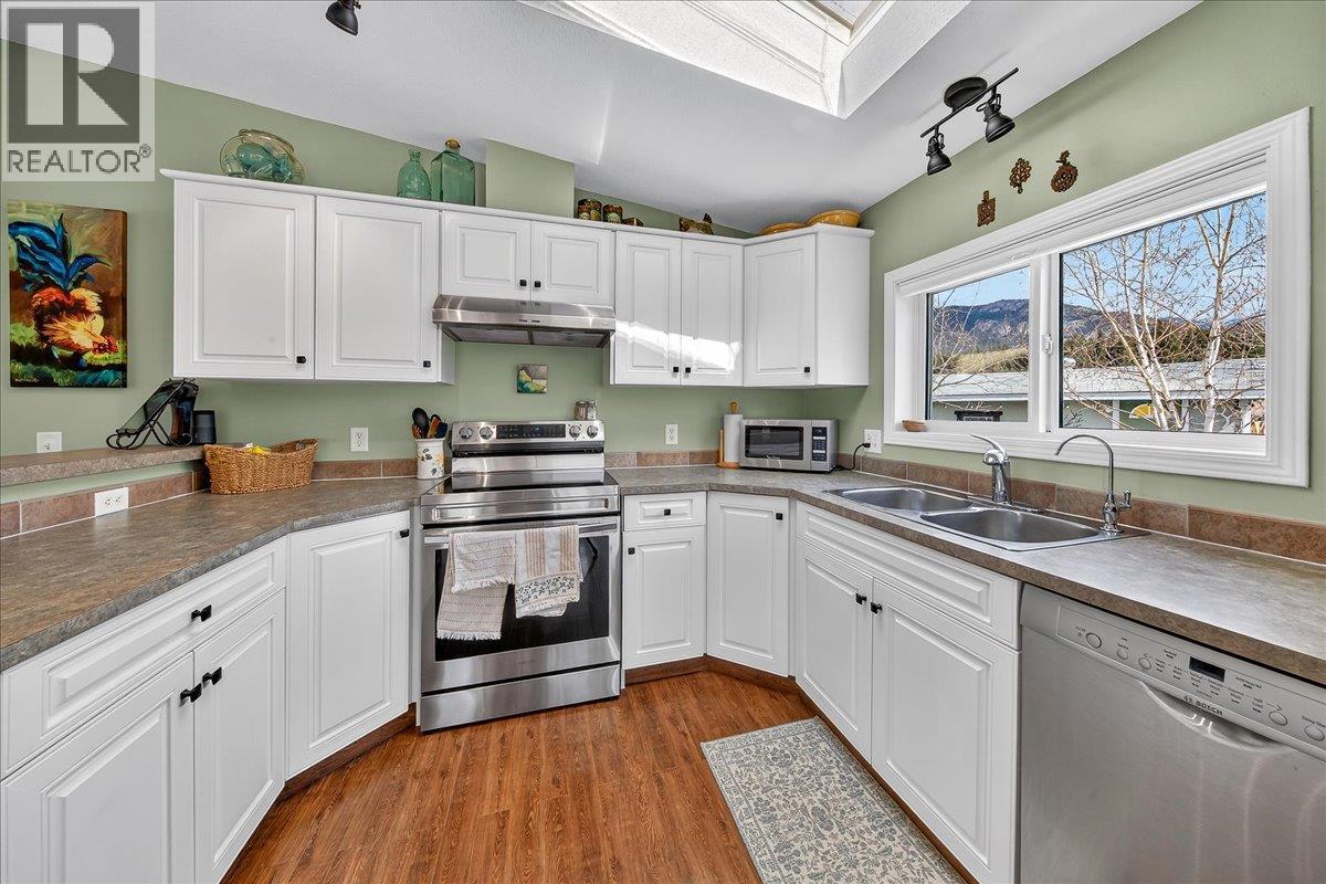 1474 93 95 Highway, Windermere, British Columbia  V0B 2L1 - Photo 16 - 10382216