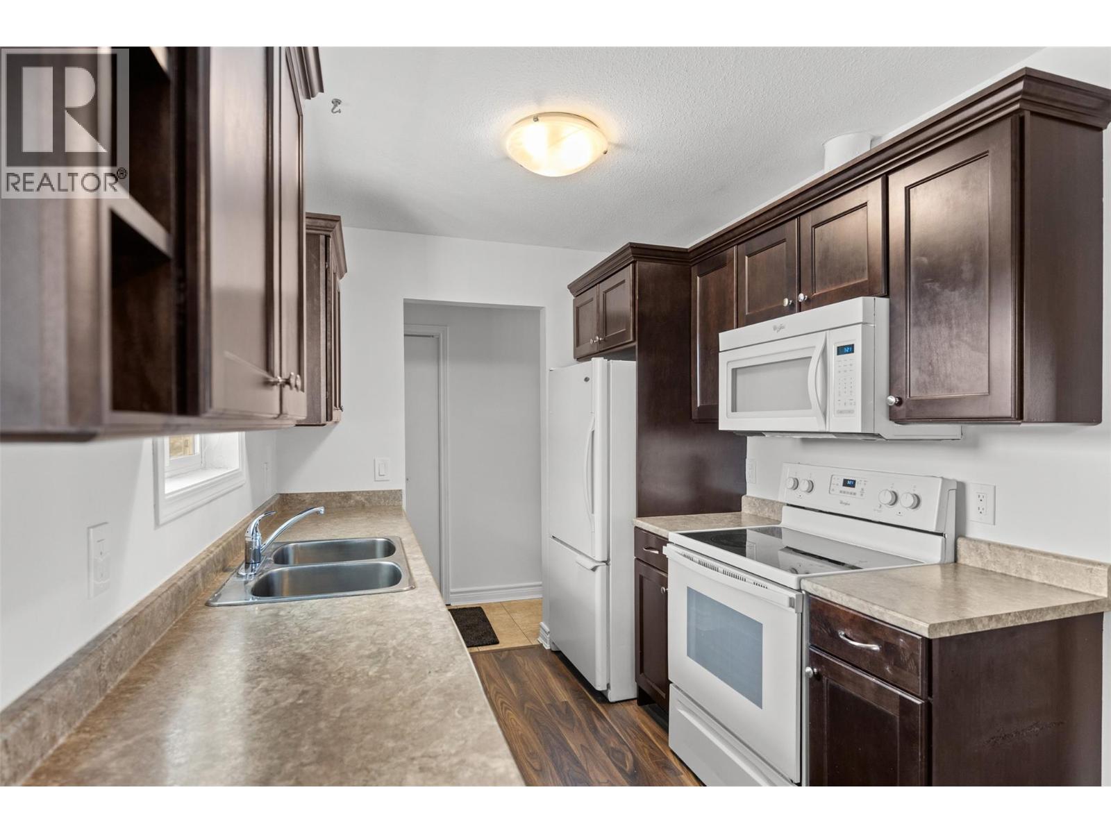 135 Woods Road Unit# 201, Kelowna, British Columbia  V1X 6Z3 - Photo 2 - 10381203