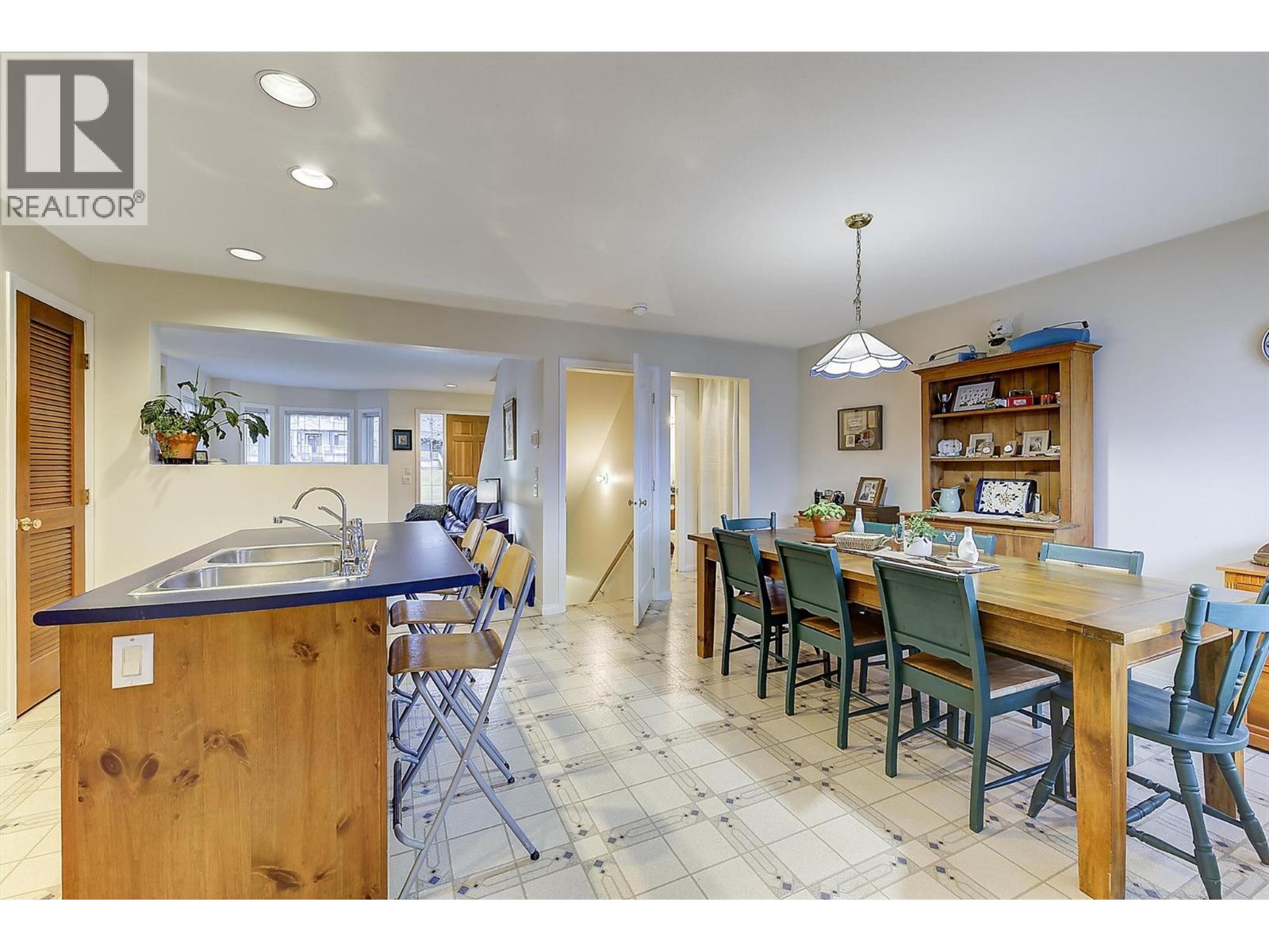 5280 Allenby Lane, Kelowna, British Columbia  V1W 4T8 - Photo 12 - 10382268