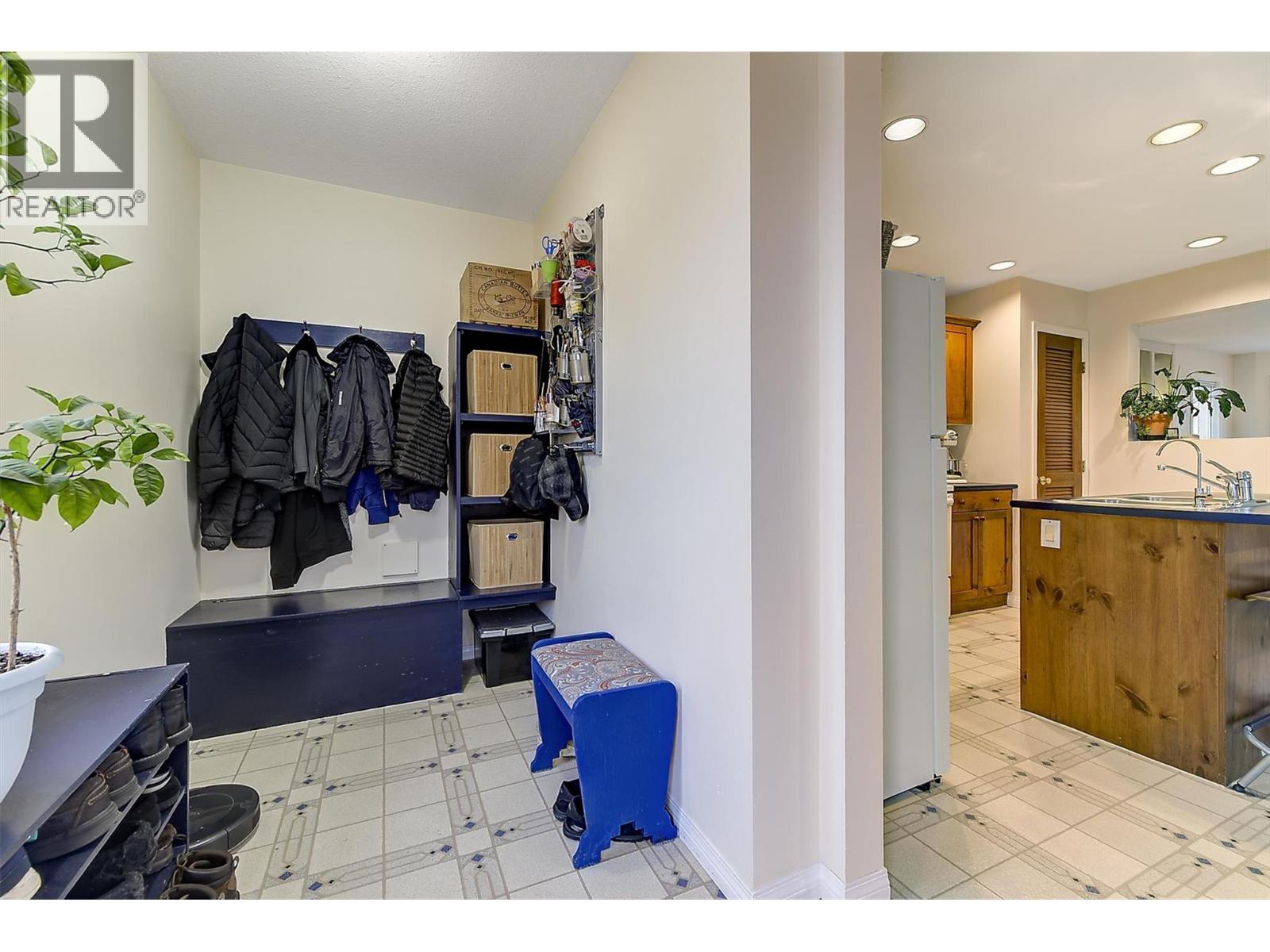 5280 Allenby Lane, Kelowna, British Columbia  V1W 4T8 - Photo 14 - 10382268