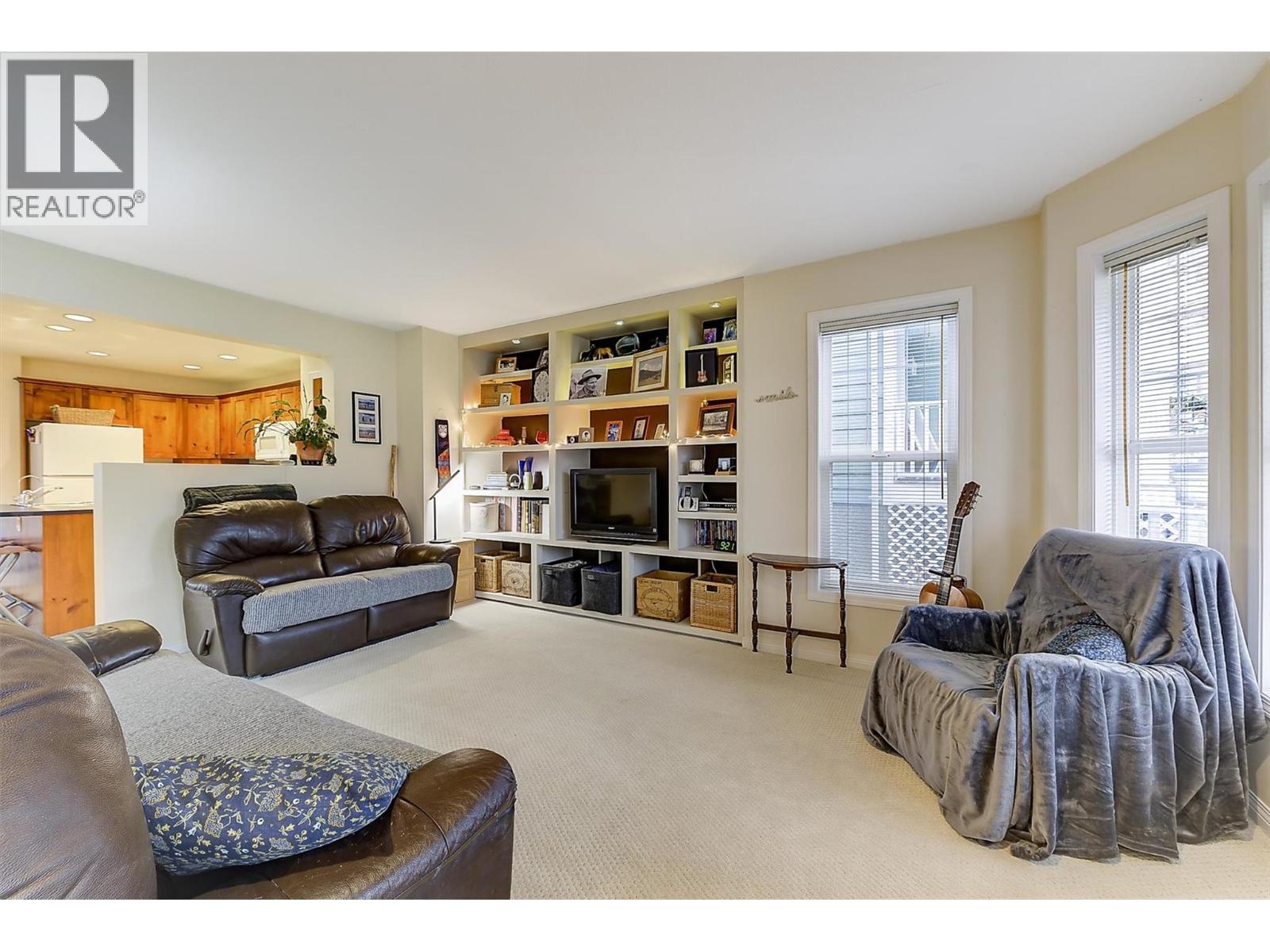 5280 Allenby Lane, Kelowna, British Columbia  V1W 4T8 - Photo 4 - 10382268