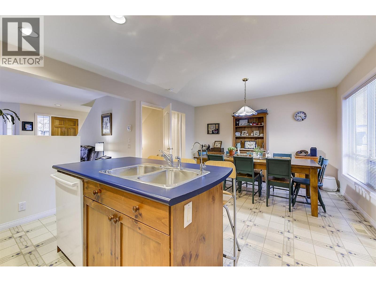 5280 Allenby Lane, Kelowna, British Columbia  V1W 4T8 - Photo 8 - 10382268