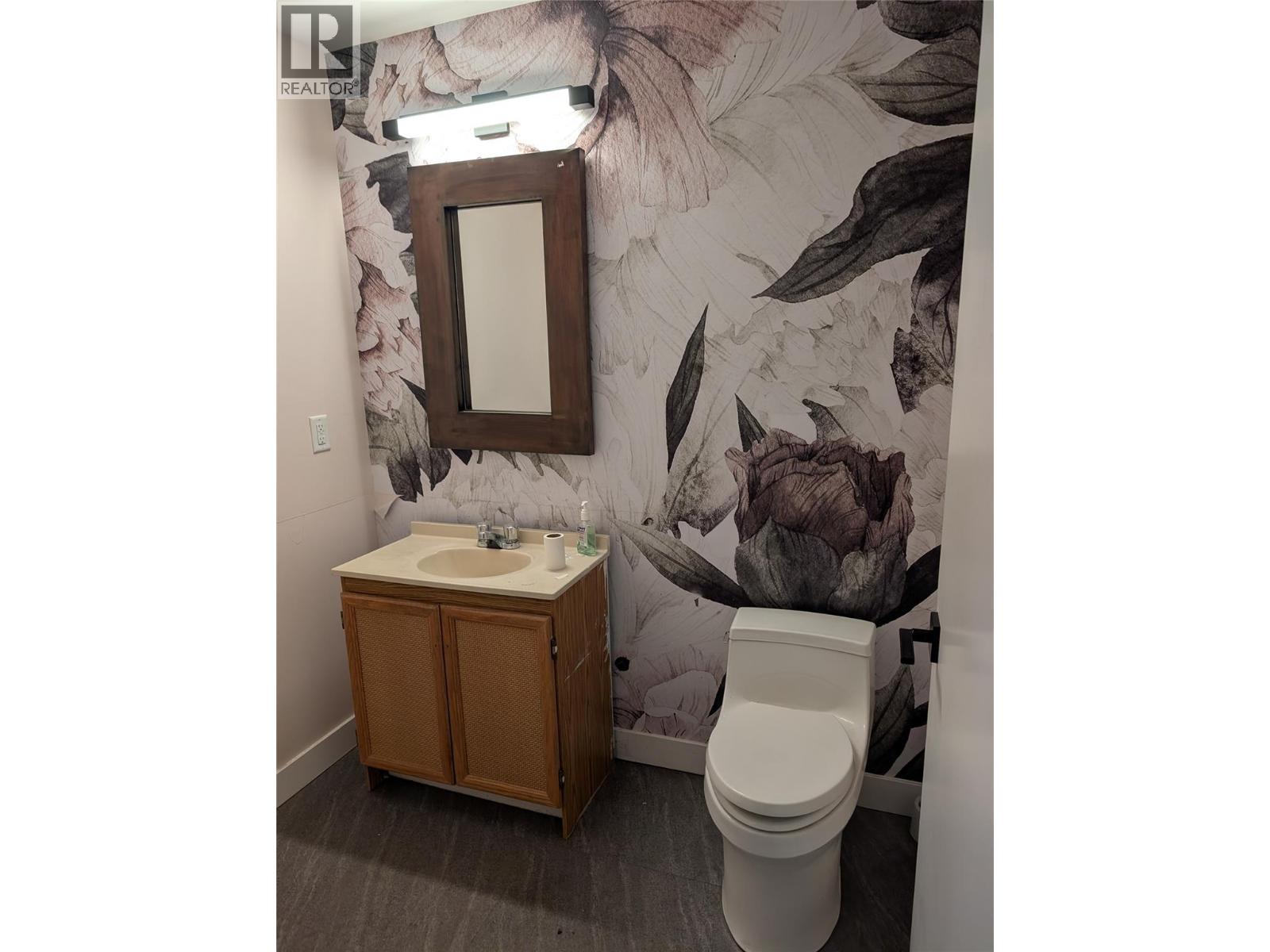 2809 44 Avenue, Vernon, British Columbia  V1T 7P4 - Photo 3 - 10382223