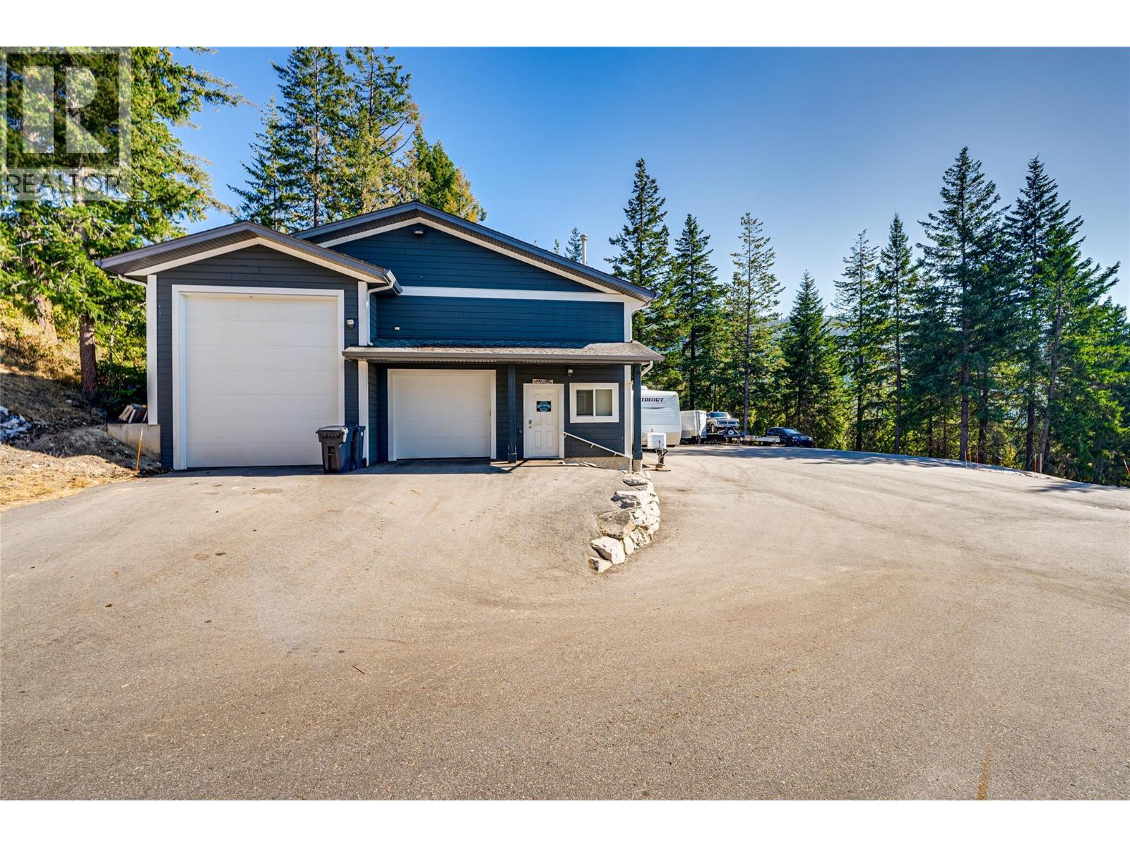 6054 Lynx Drive, Vernon, British Columbia  V1B 3J5 - Photo 9 - 10378055