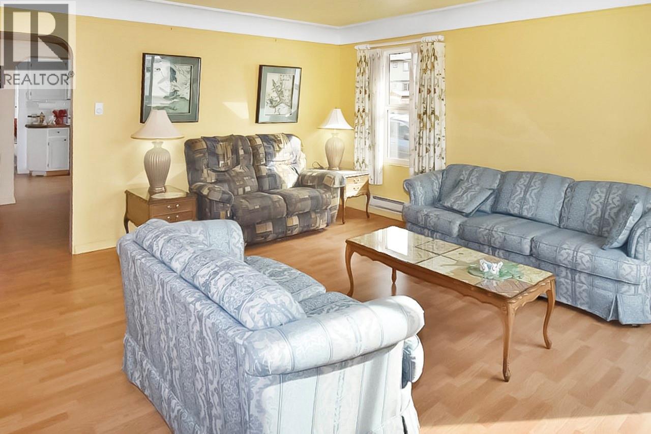 498 Braid Street, Penticton, British Columbia  V2A 4Y2 - Photo 4 - 10382050