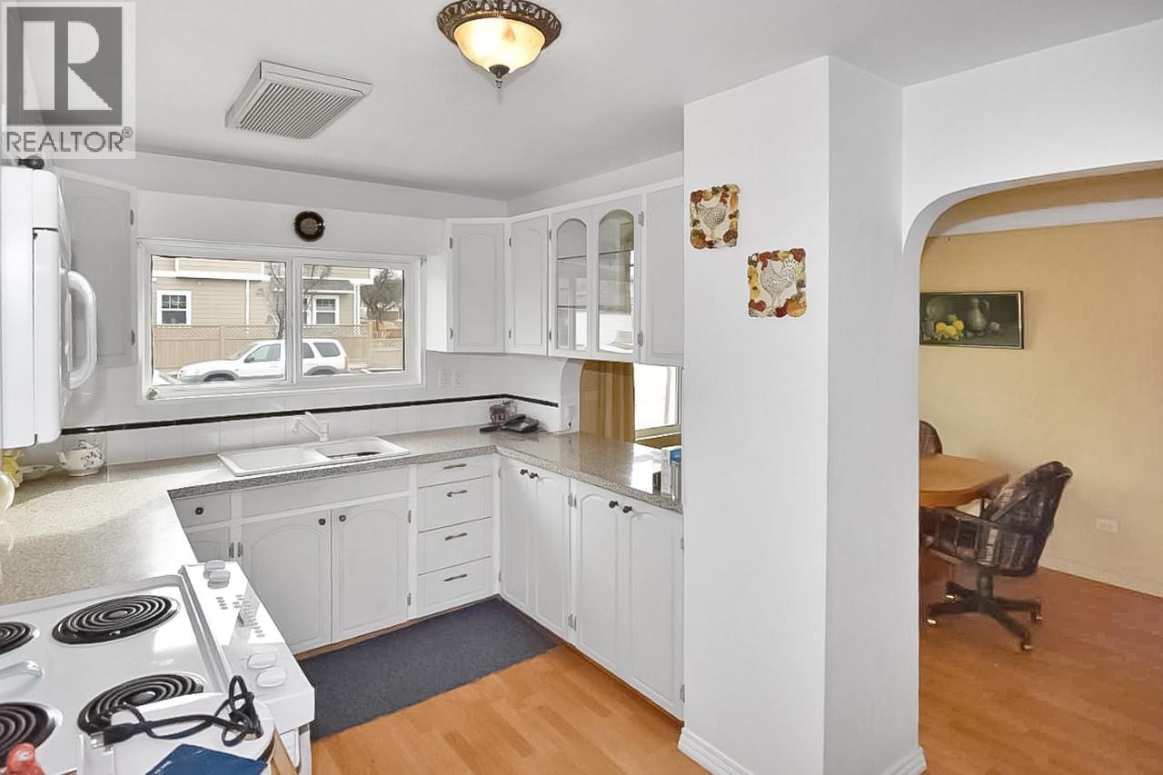 498 Braid Street, Penticton, British Columbia  V2A 4Y2 - Photo 6 - 10382050