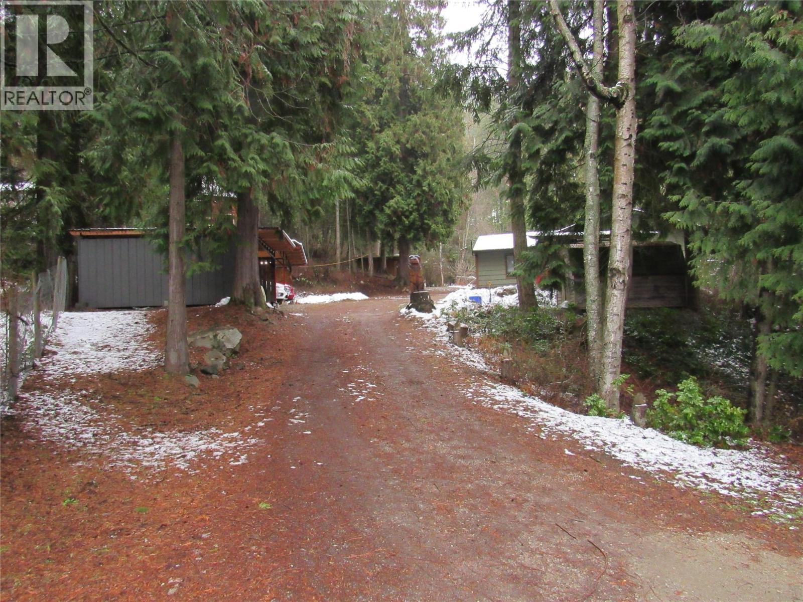 5375 Allendale Crescent, Castlegar, British Columbia  V1N 4V8 - Photo 2 - 10381716