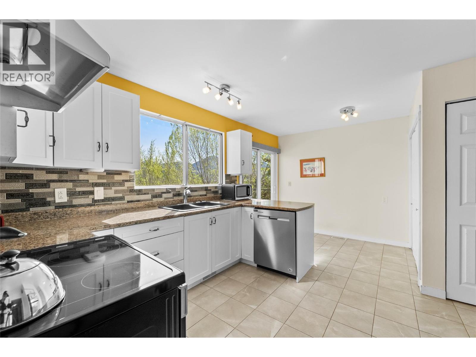 2191 Perryville Place, Kamloops, British Columbia  V2B 7Y1 - Photo 12 - 10382207