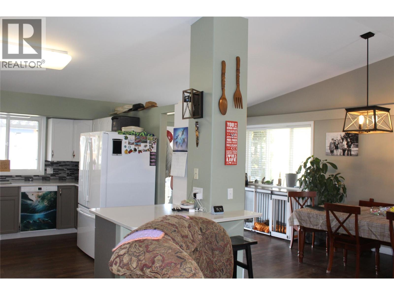 1021 12 Avenue Se, Salmon Arm, British Columbia  V1E 2C8 - Photo 10 - 10382208