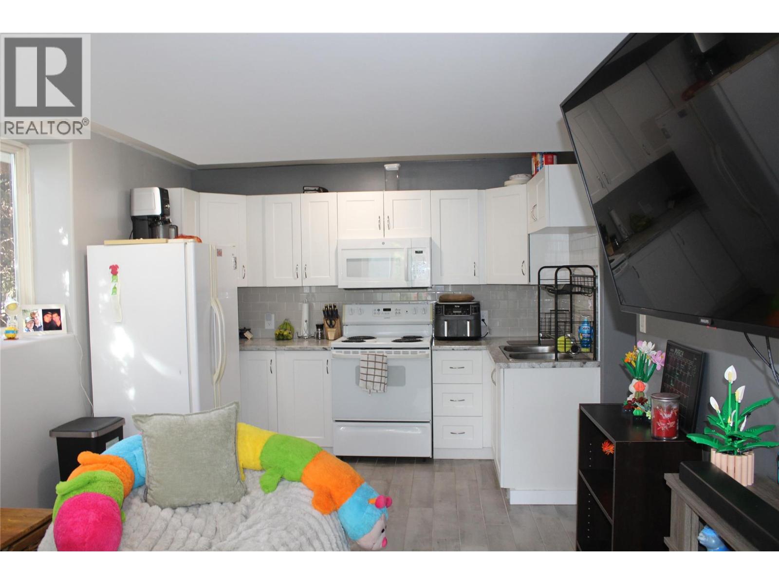 1021 12 Avenue Se, Salmon Arm, British Columbia  V1E 2C8 - Photo 21 - 10382208