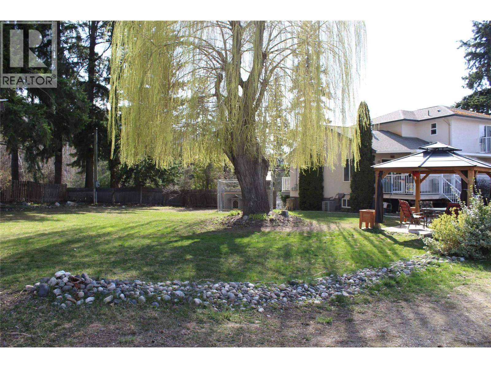 1021 12 Avenue Se, Salmon Arm, British Columbia  V1E 2C8 - Photo 30 - 10382208