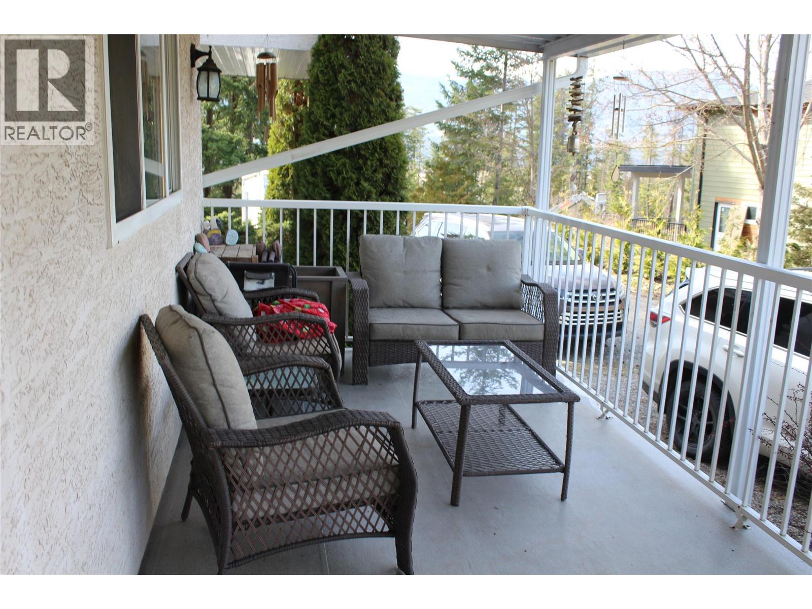 1021 12 Avenue Se, Salmon Arm, British Columbia  V1E 2C8 - Photo 9 - 10382208