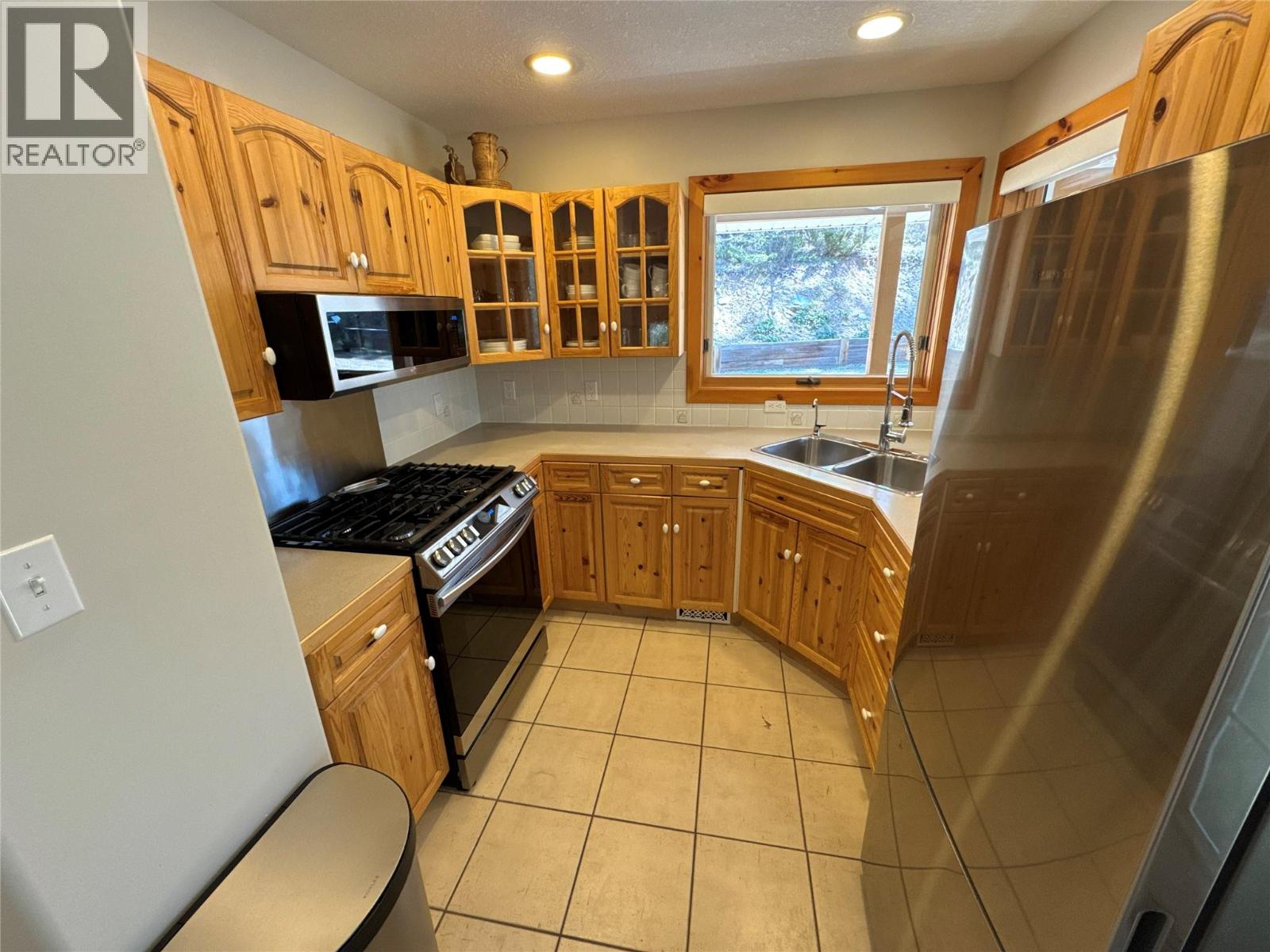 2851 Rosen Heights Road, Jaffray, British Columbia  V0B 1T0 - Photo 8 - 10382017