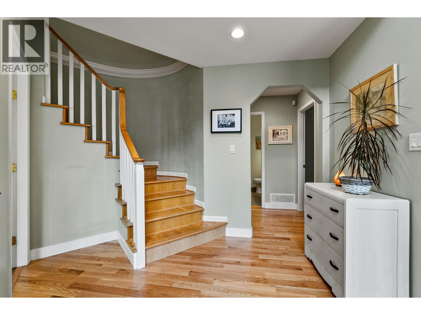 712 Creekside Road, Penticton, British Columbia  V2A 2C4 - Photo 6 - 10382150