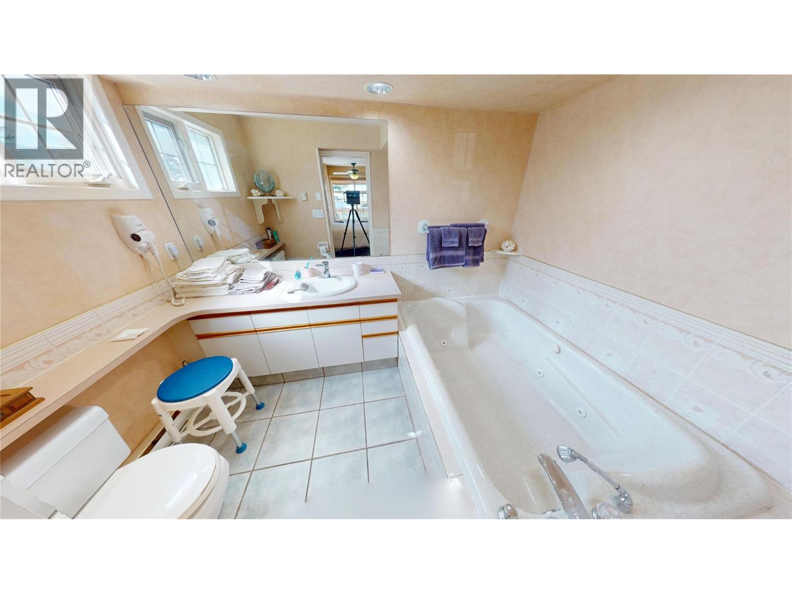 5155 Fairway Drive Unit# 701, Fairmont Hot Springs, British Columbia  V0B 1L1 - Photo 9 - 10382318