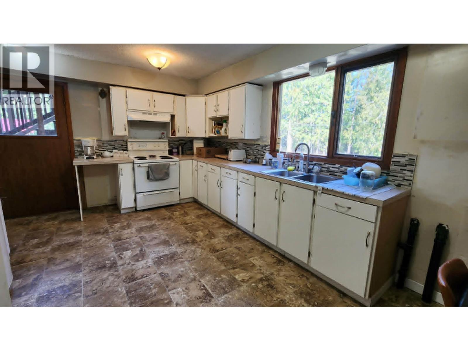 63 Begbie Road, Cherryville, British Columbia  V0E 2G3 - Photo 19 - 10382151