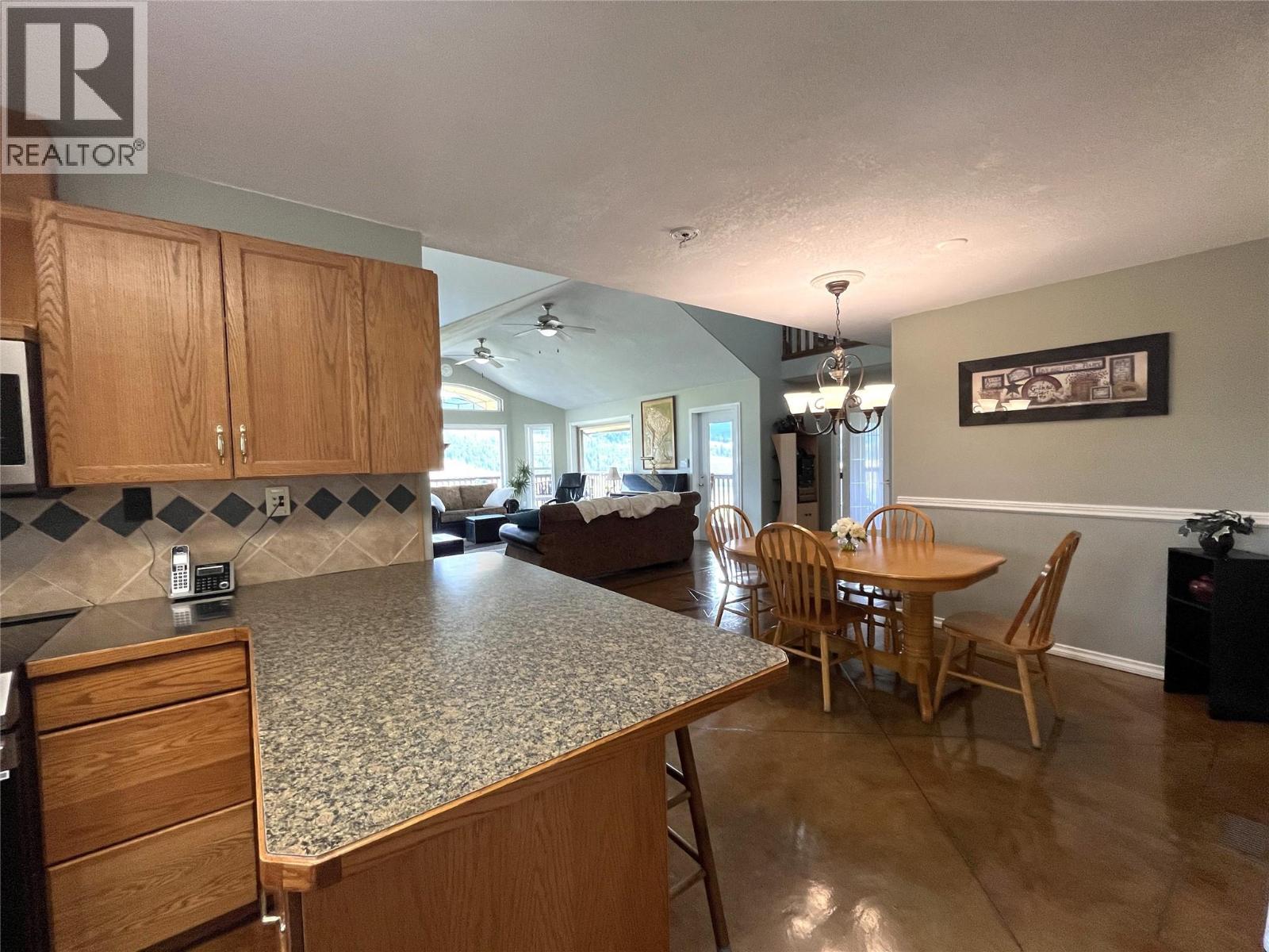 4425 Strawberry Heights Road, Kamloops, British Columbia  V2H 6C2 - Photo 16 - 10382313