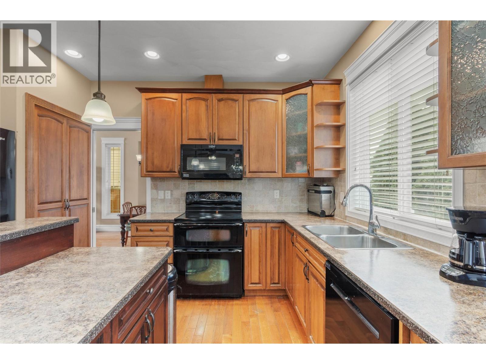 866 Arlington Court, Kamloops, British Columbia  V2B 8T4 - Photo 12 - 10380824