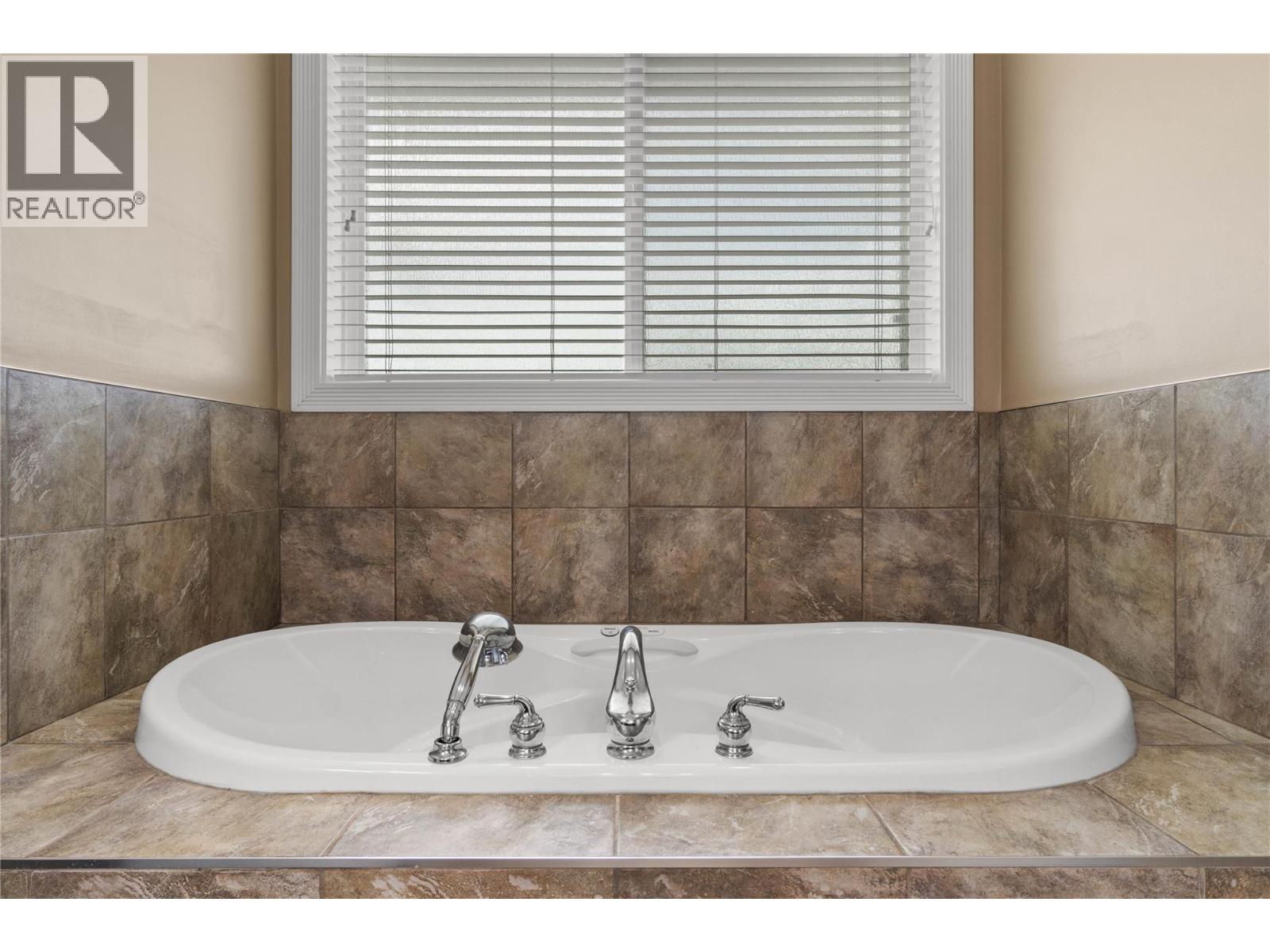 866 Arlington Court, Kamloops, British Columbia  V2B 8T4 - Photo 20 - 10380824