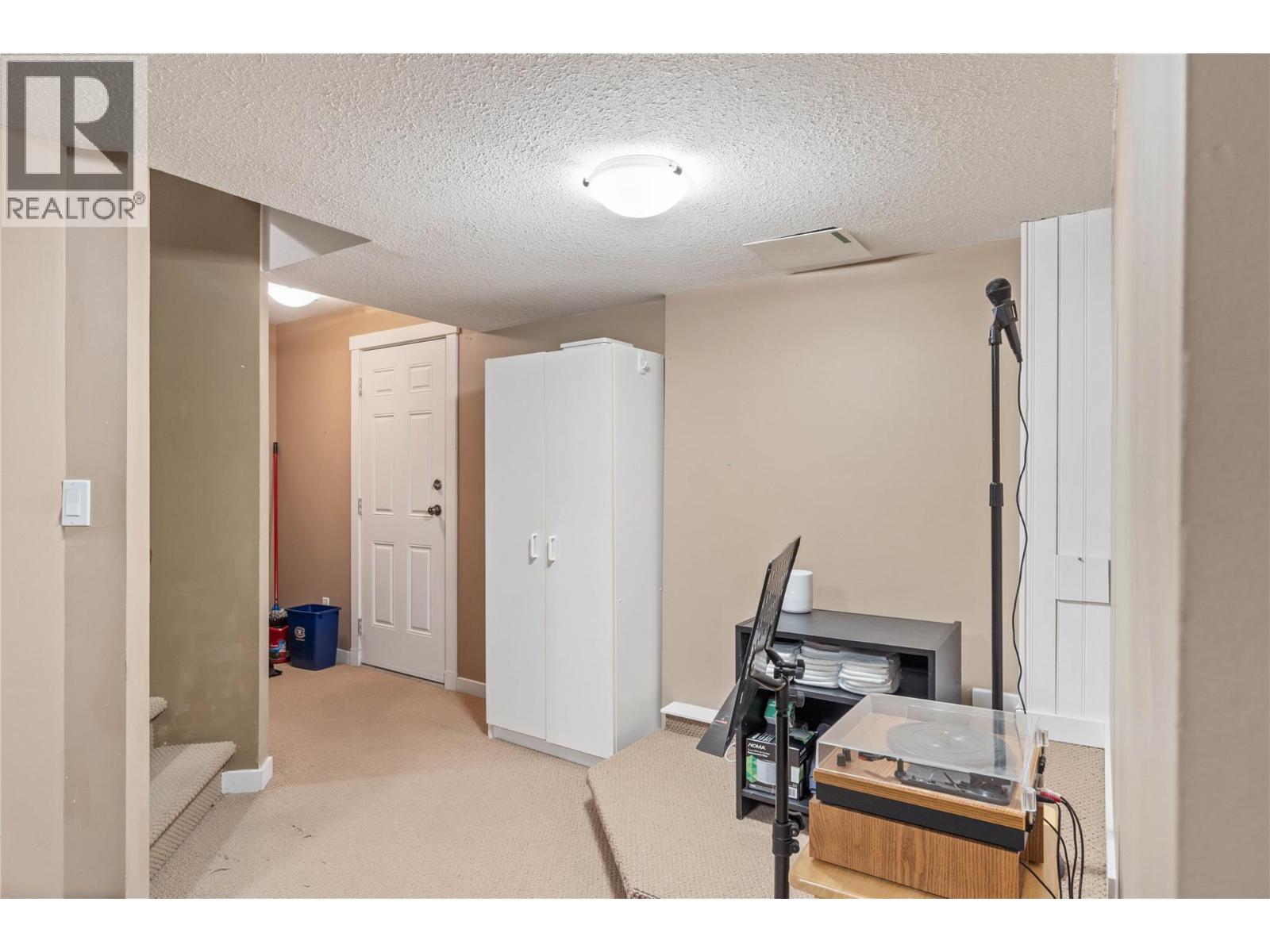 866 Arlington Court, Kamloops, British Columbia  V2B 8T4 - Photo 37 - 10380824