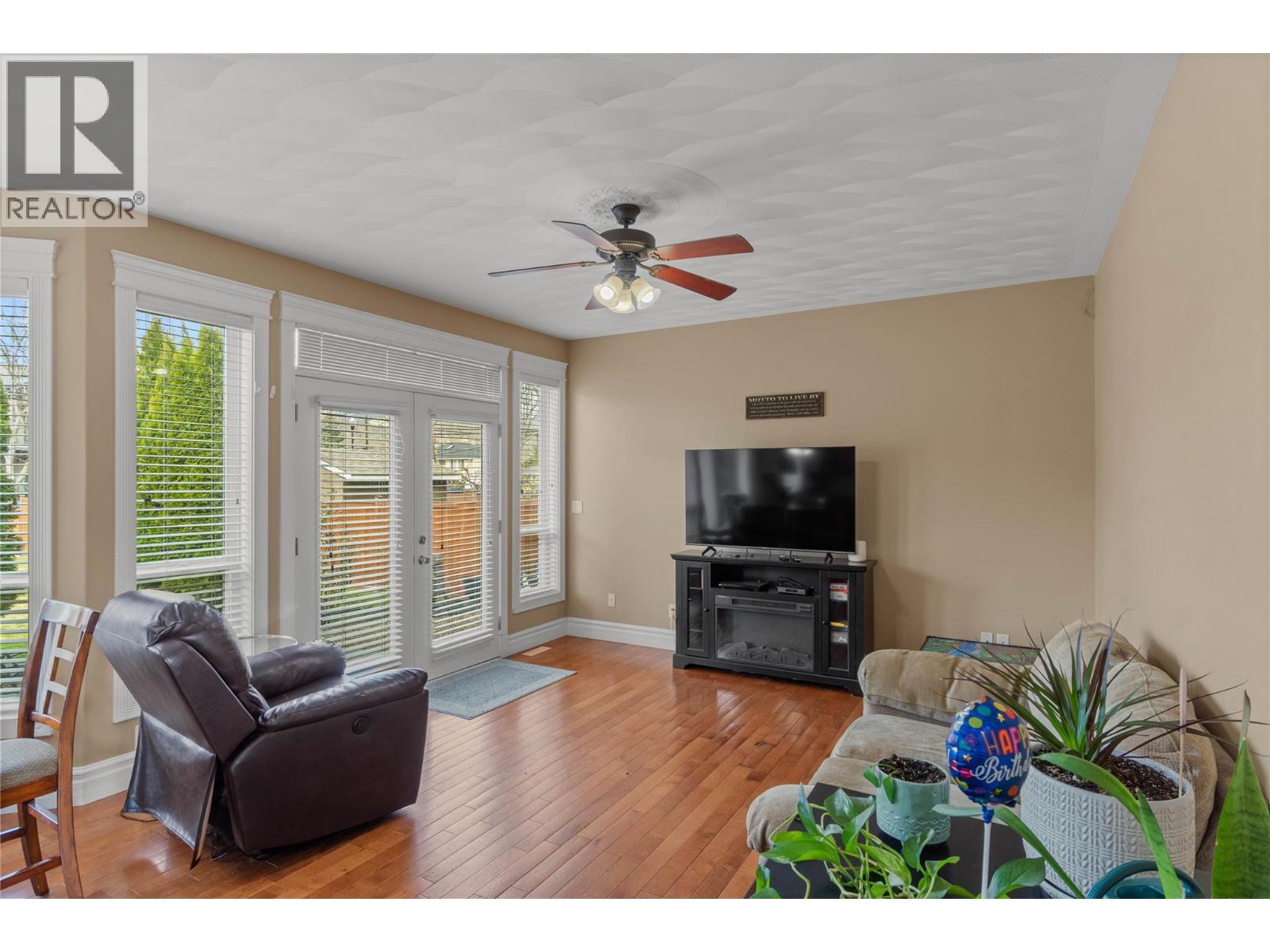 866 Arlington Court, Kamloops, British Columbia  V2B 8T4 - Photo 4 - 10380824