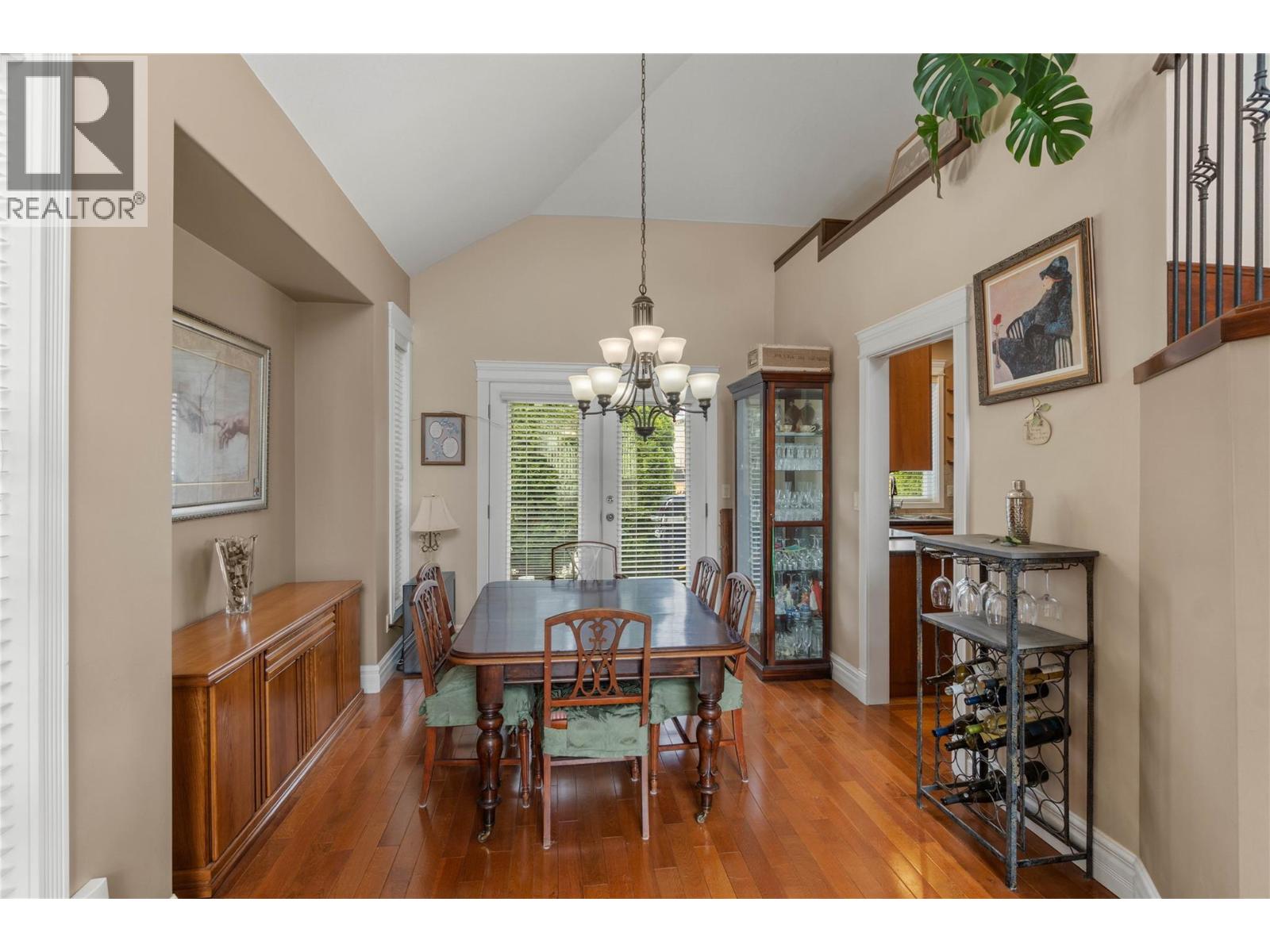 866 Arlington Court, Kamloops, British Columbia  V2B 8T4 - Photo 5 - 10380824