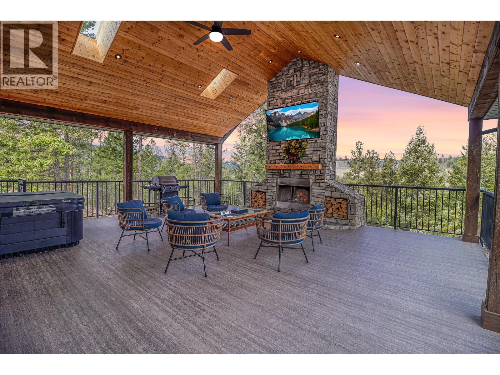 136 Purcell Place, Cranbrook, British Columbia  V1C 0C6 - Photo 2 - 10381960