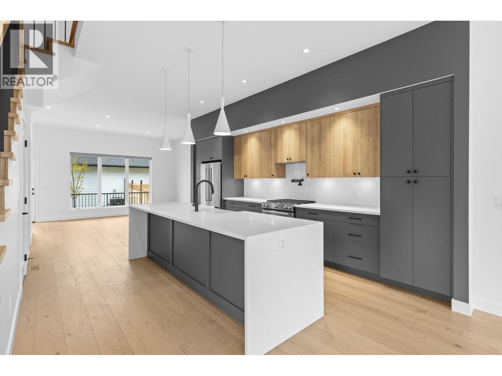 807 Francis Avenue, Kelowna, British Columbia  V1Y 5G6 - Photo 2 - 10382290