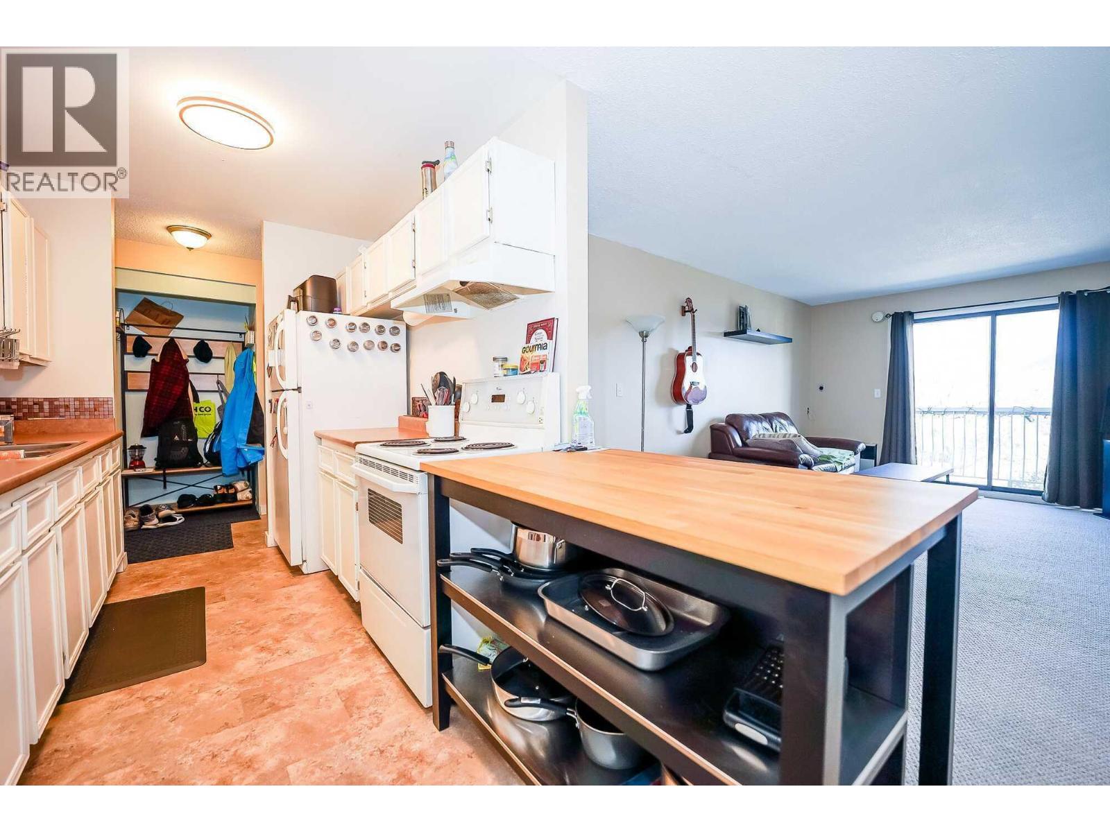 1595 Summit Drive Unit# 18, Kamloops, British Columbia  V2C 1E9 - Photo 6 - 10382314