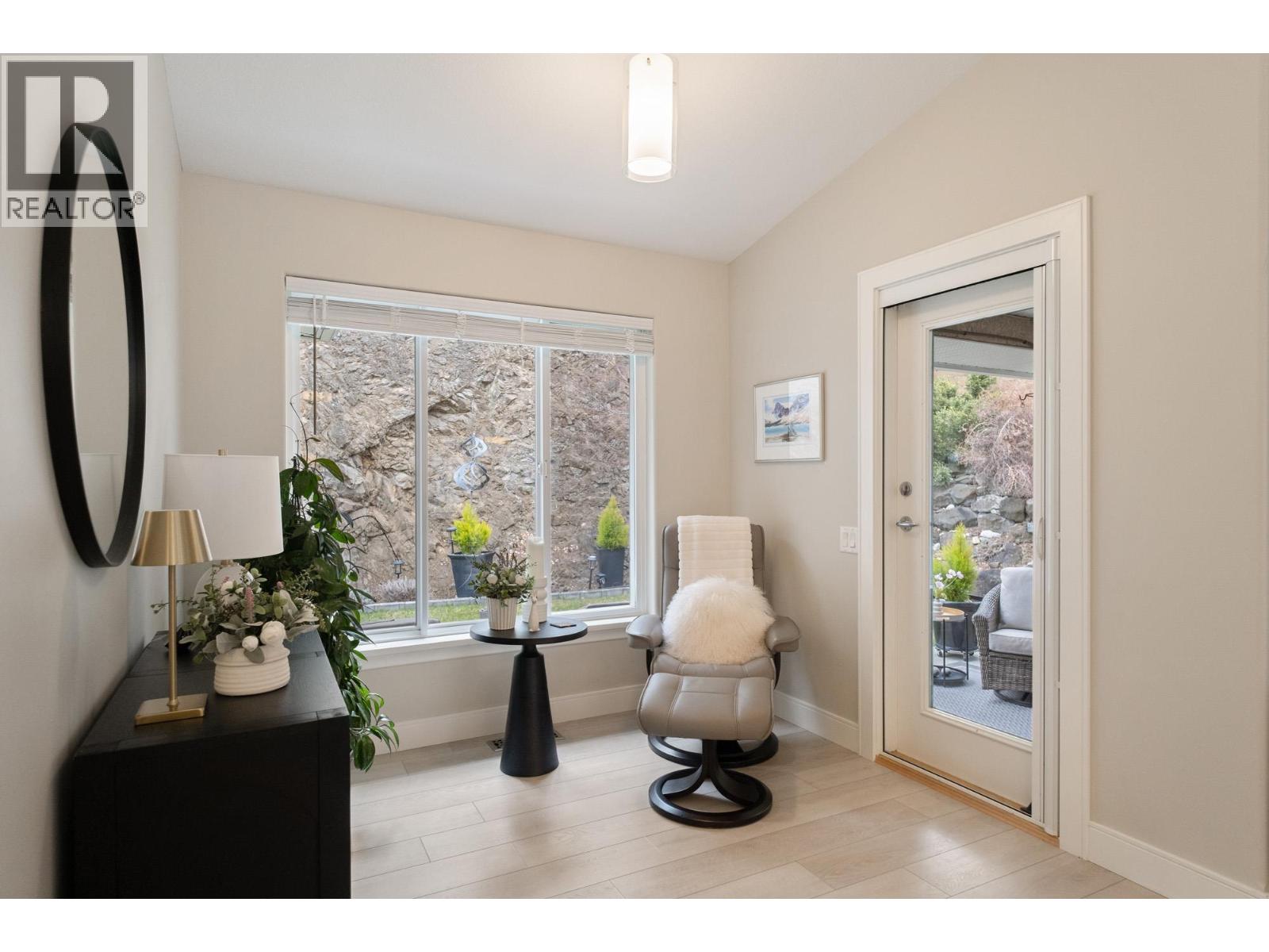 393 Rio Drive S, Kelowna, British Columbia  V1V 2L2 - Photo 16 - 10381766