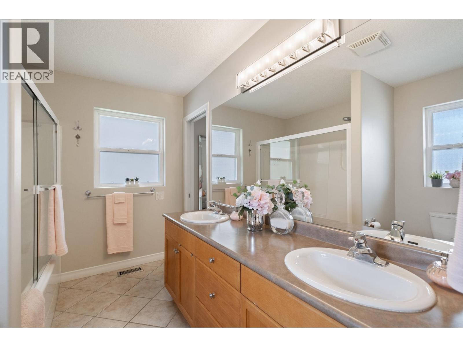 393 Rio Drive S, Kelowna, British Columbia  V1V 2L2 - Photo 26 - 10381766