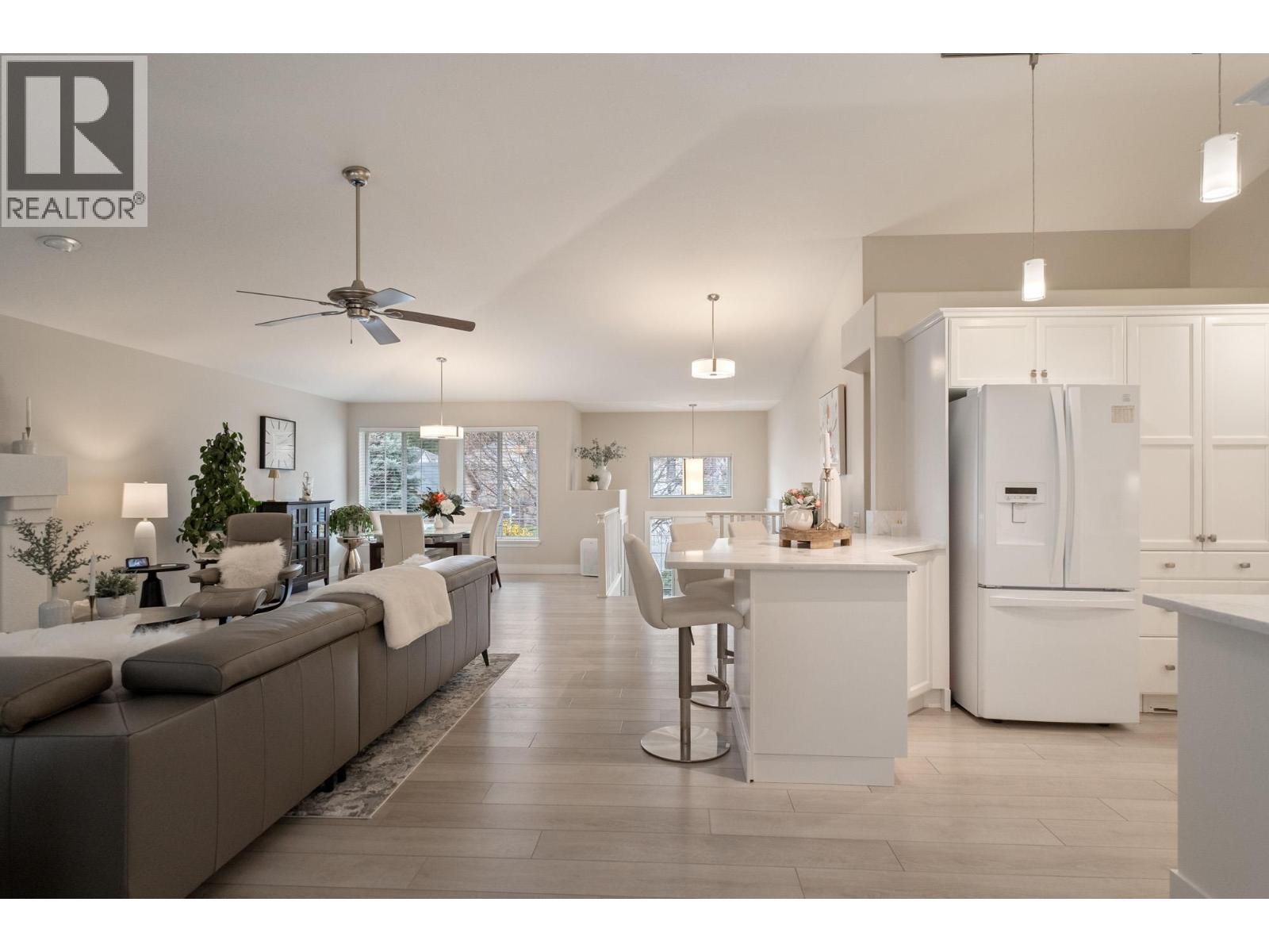 393 Rio Drive S, Kelowna, British Columbia  V1V 2L2 - Photo 8 - 10381766