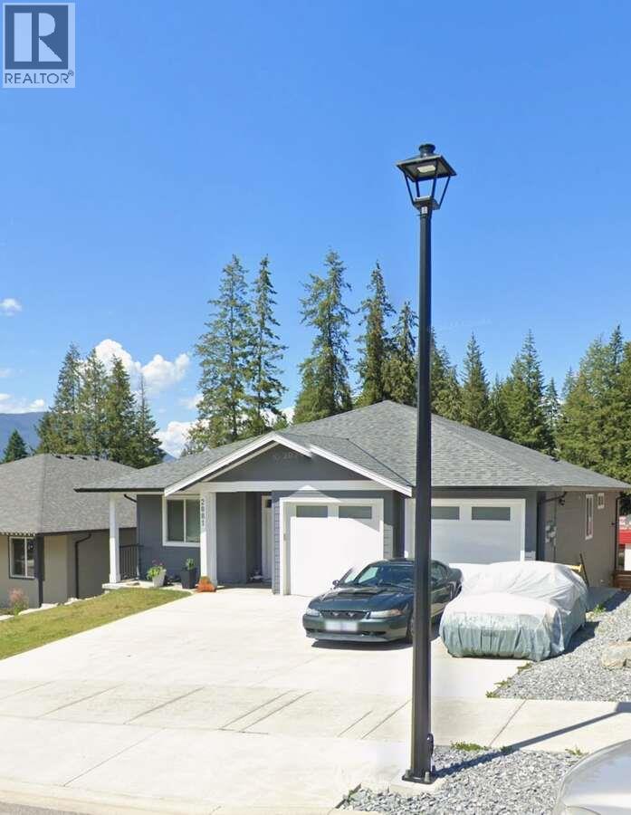 2081 14 Avenue Se, Salmon Arm, British Columbia  V1E 2N2 - Photo 2 - 10382388