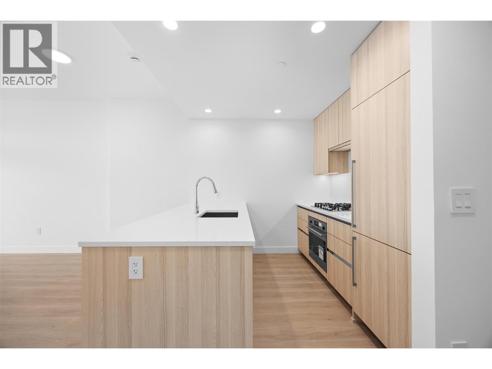 238 Leon Avenue Unit# 1403, Kelowna, British Columbia  V1Y 6H9 - Photo 6 - 10382309