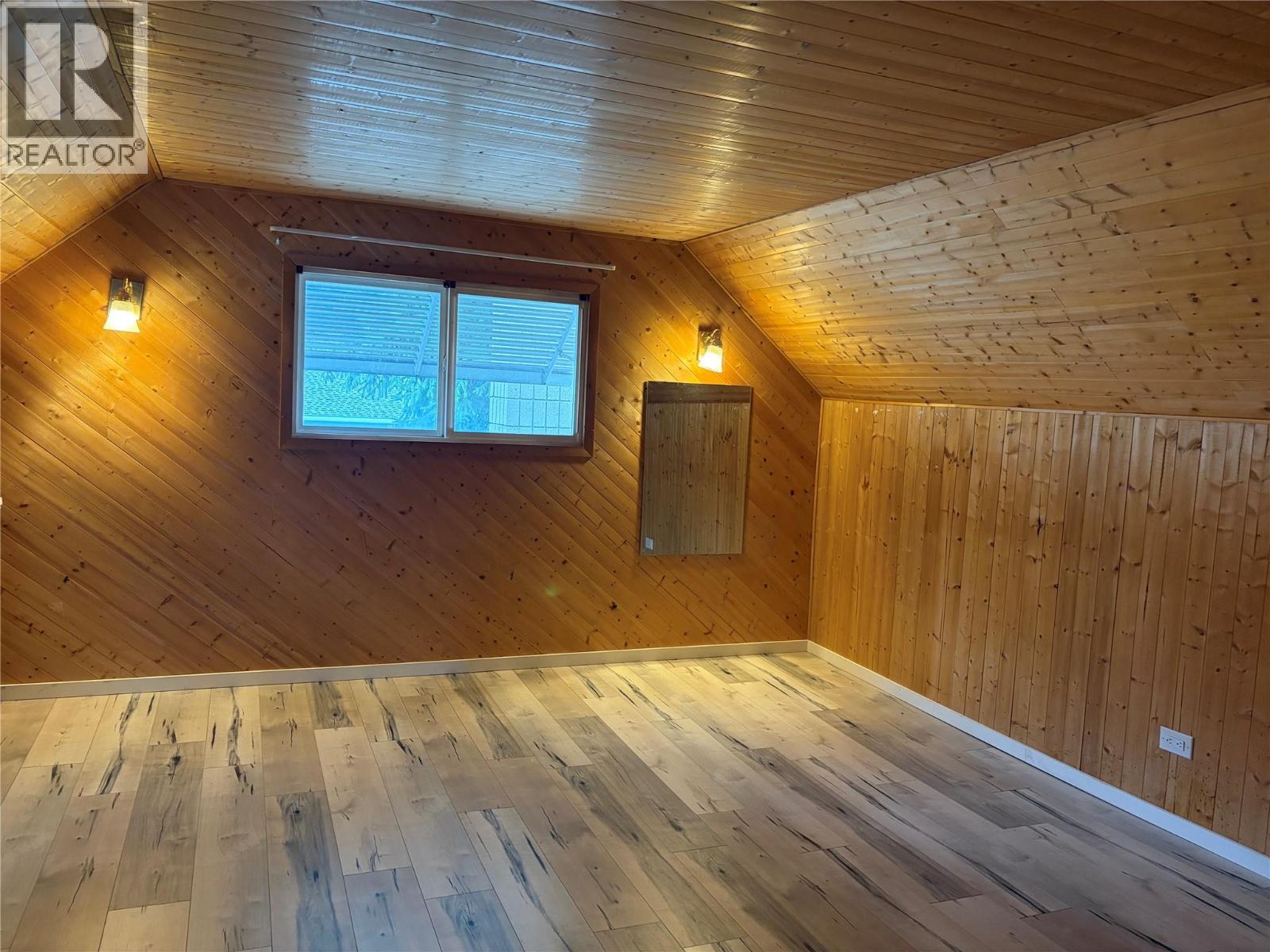 3091 Highway Drive, Trail, British Columbia  V1R 2T2 - Photo 10 - 10382114