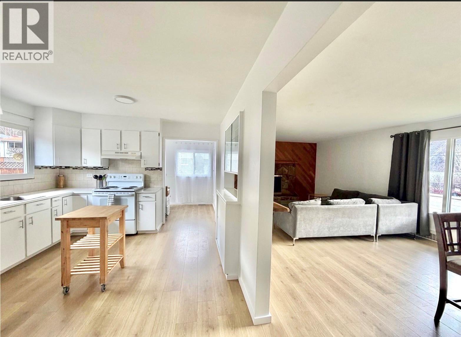 3091 Highway Drive, Trail, British Columbia  V1R 2T2 - Photo 2 - 10382114