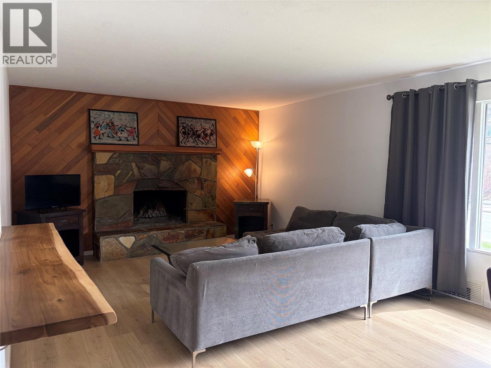 3091 Highway Drive, Trail, British Columbia  V1R 2T2 - Photo 3 - 10382114