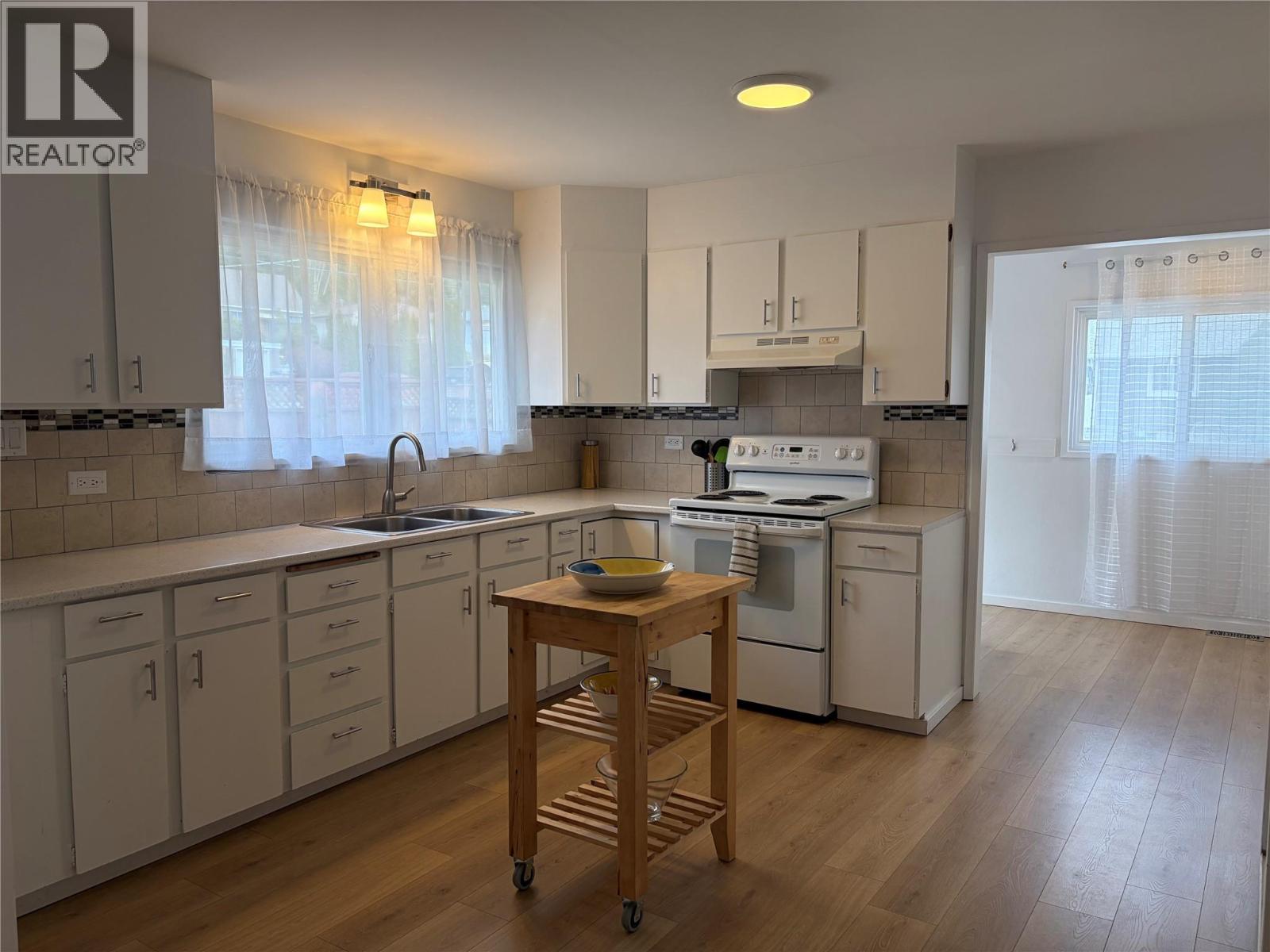 3091 Highway Drive, Trail, British Columbia  V1R 2T2 - Photo 4 - 10382114