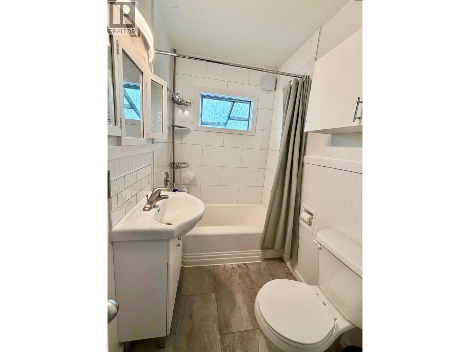 3091 Highway Drive, Trail, British Columbia  V1R 2T2 - Photo 5 - 10382114