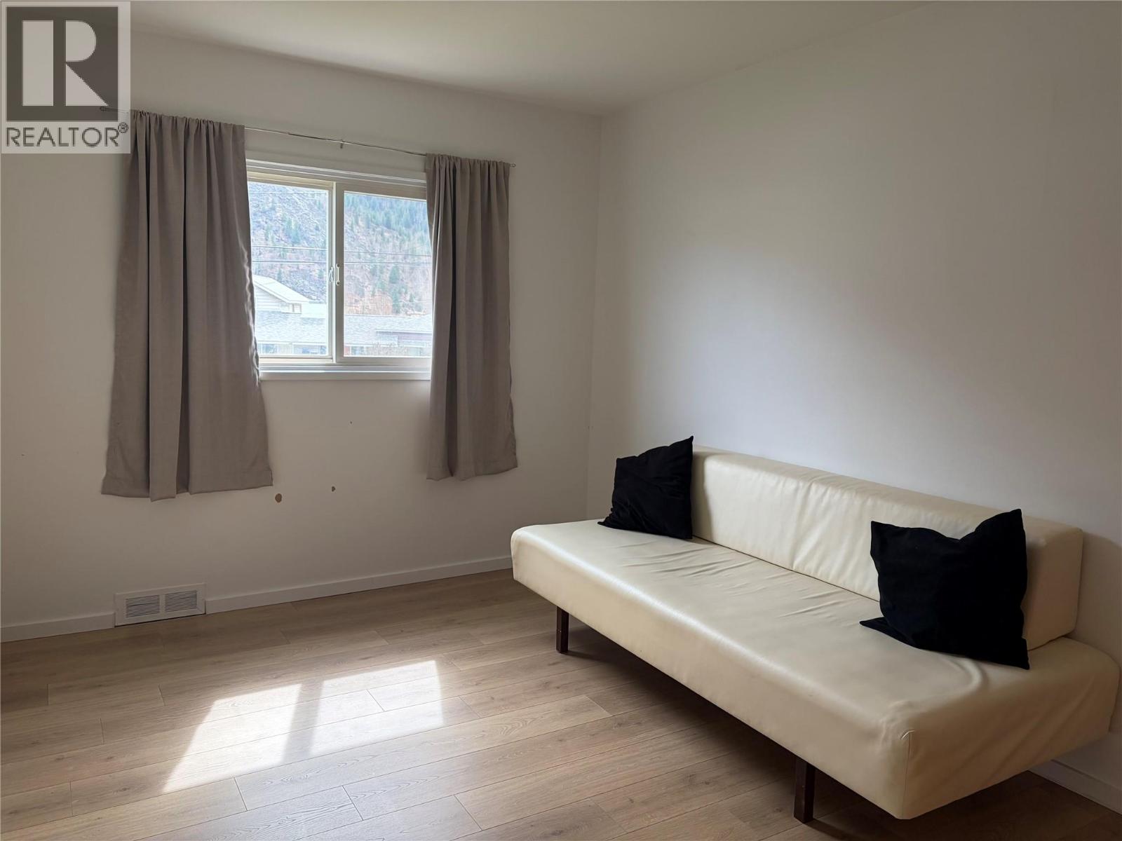 3091 Highway Drive, Trail, British Columbia  V1R 2T2 - Photo 6 - 10382114