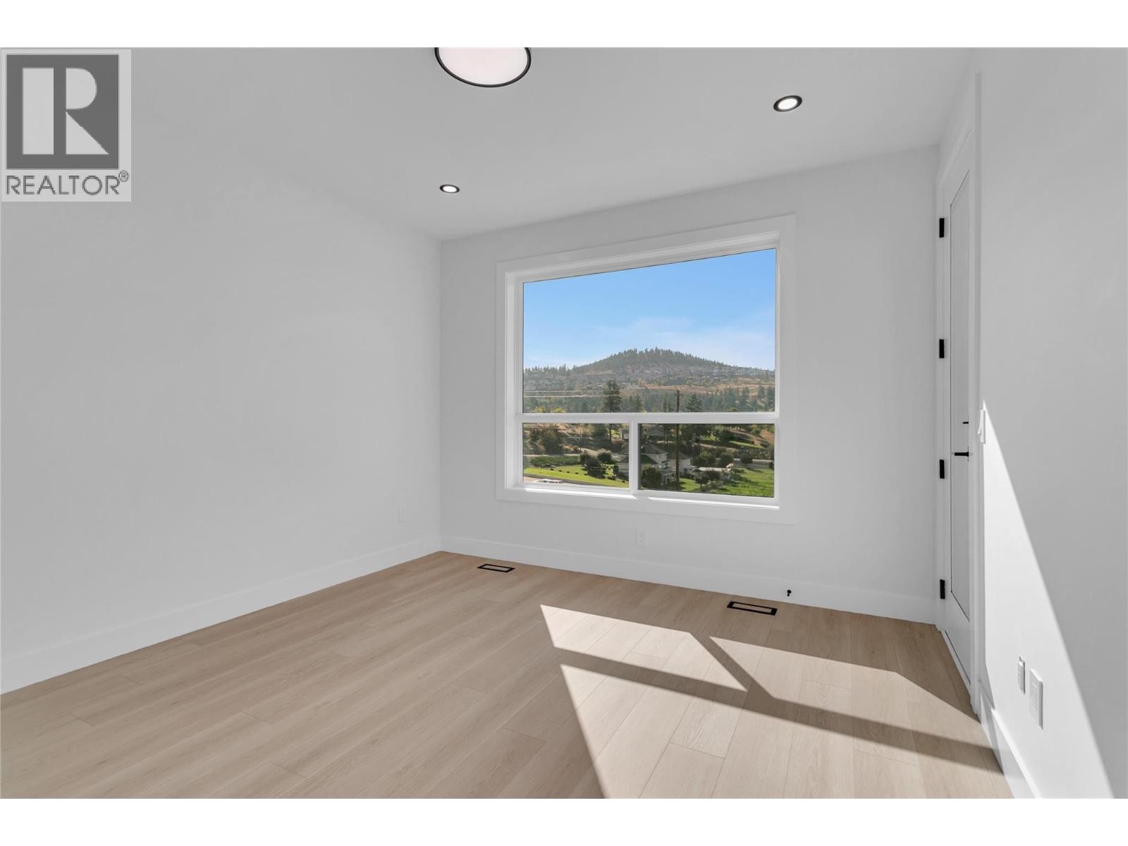 1176 Hume Avenue, Kelowna, British Columbia  V1P 0A9 - Photo 33 - 10382237