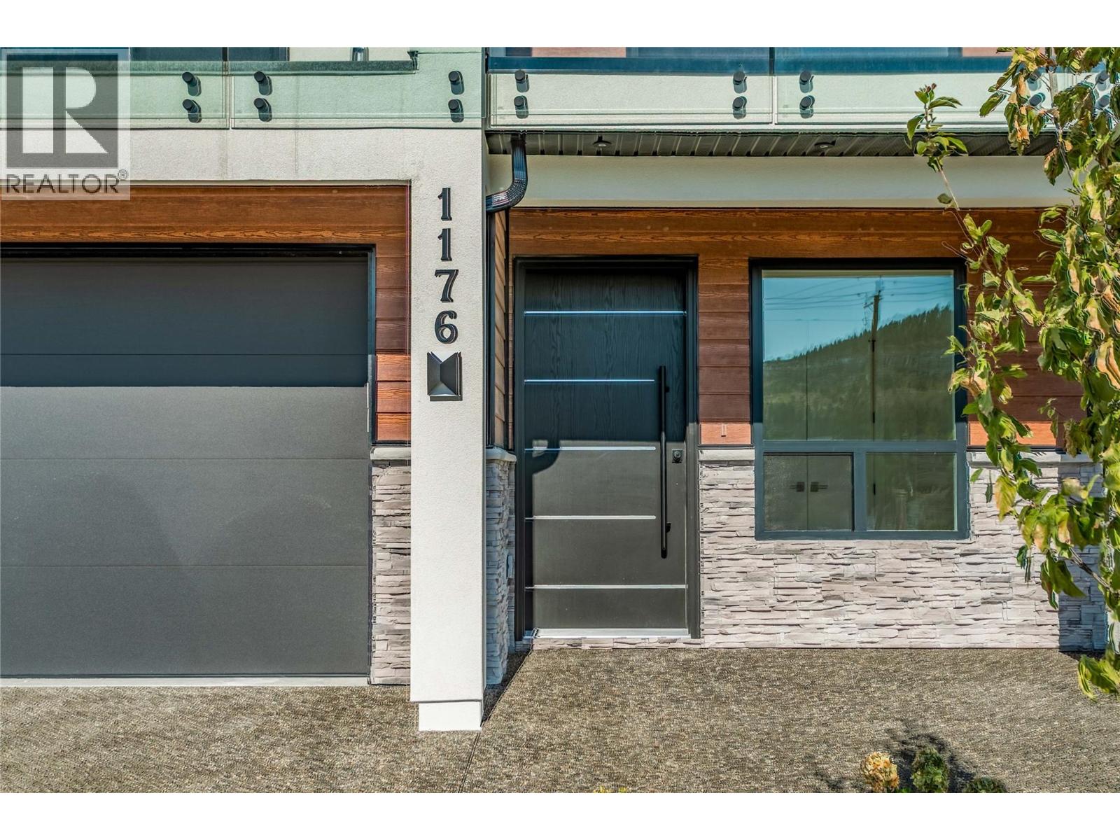 1176 Hume Avenue, Kelowna, British Columbia  V1P 0A9 - Photo 4 - 10382237